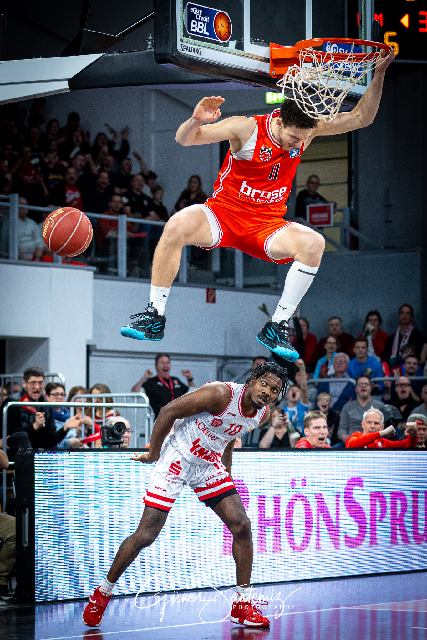 Bamberg Baskets vs. Wuerzburg Baskets - Basketball - easyCredit