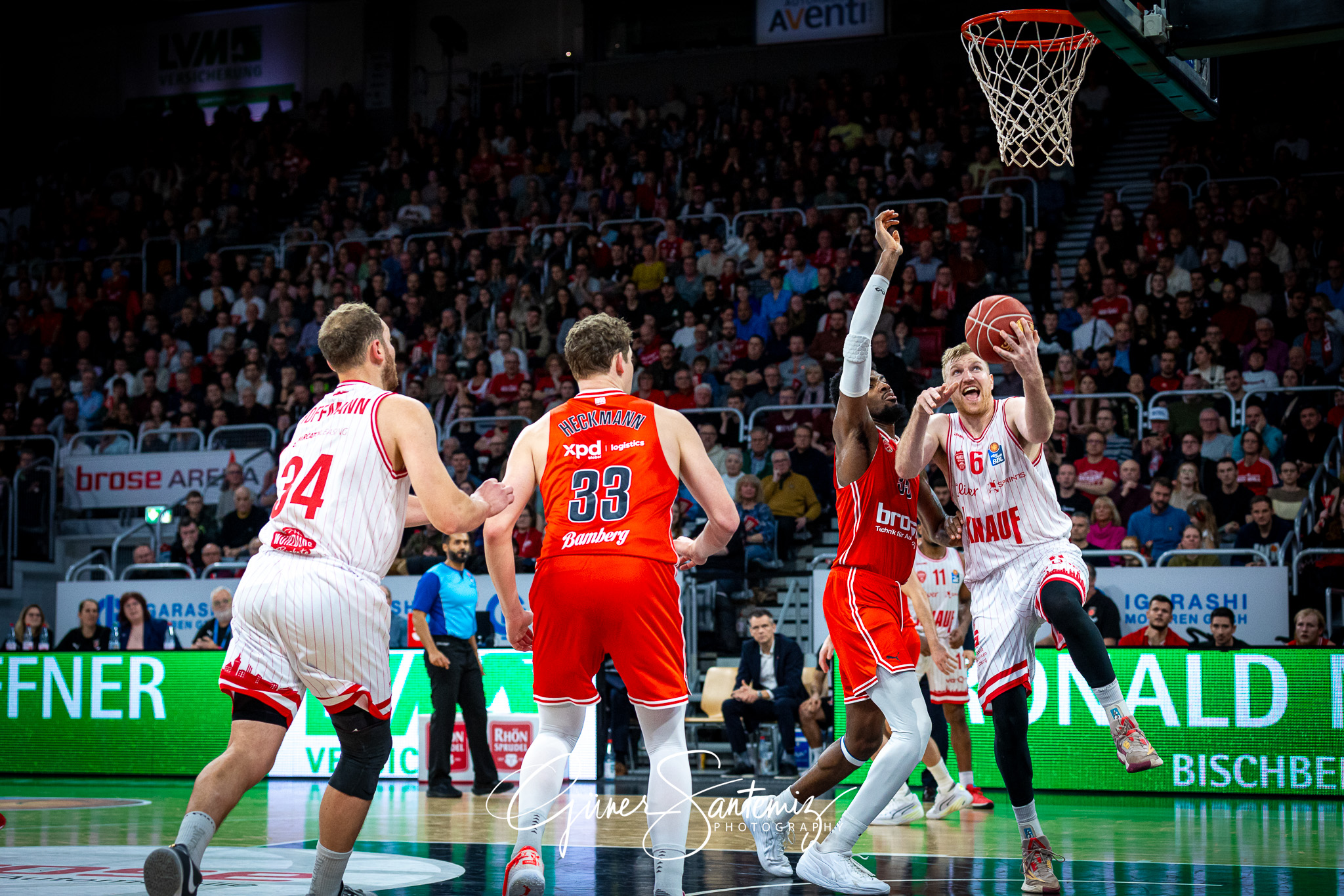 Bamberg Baskets vs. Wuerzburg Baskets - Basketball - easyCredit