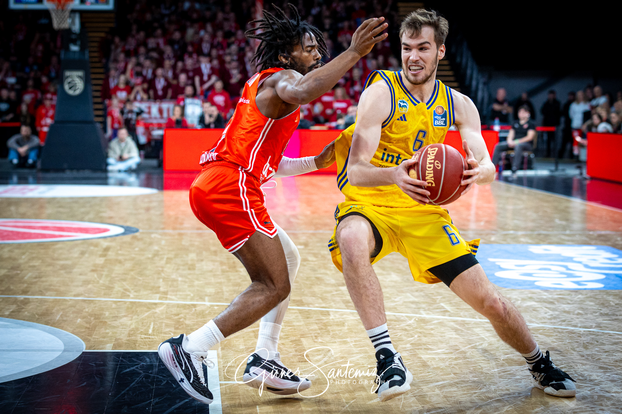 Bamberg Baskets vs. ALBA Berlin - Basketball - easyCredit BBL -