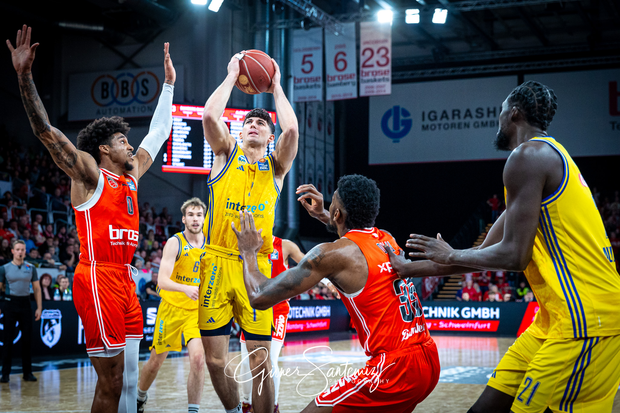 Bamberg Baskets vs. ALBA Berlin - Basketball - easyCredit BBL -