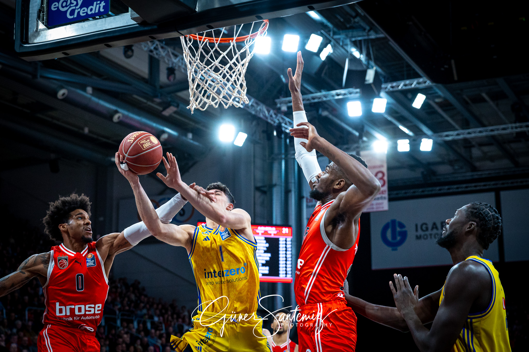 Bamberg Baskets vs. ALBA Berlin - Basketball - easyCredit BBL -