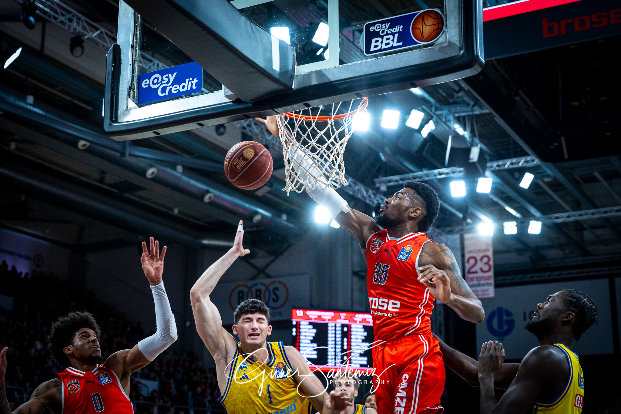 Bamberg Baskets vs. ALBA Berlin - Basketball - easyCredit BBL -