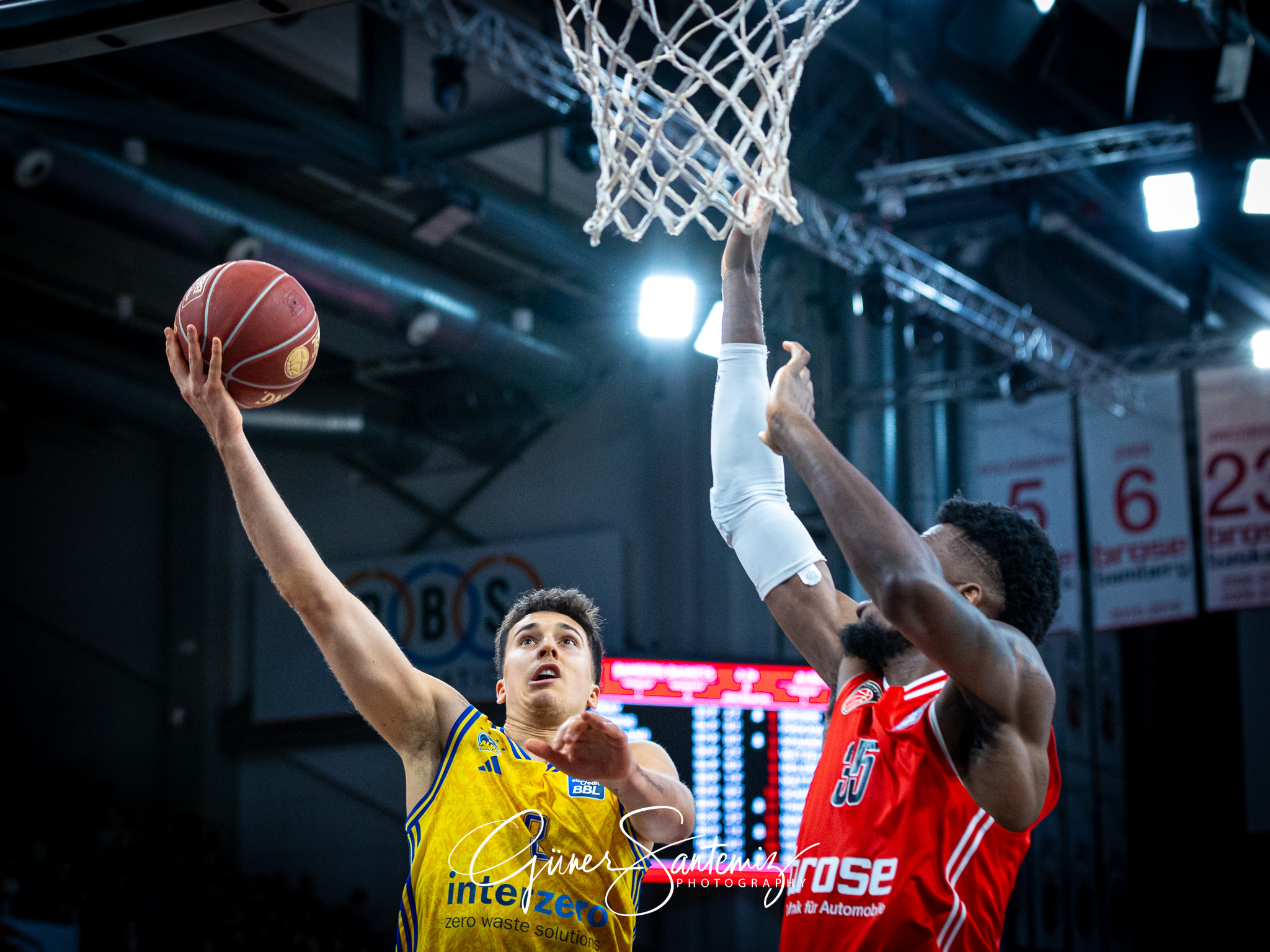 Bamberg Baskets vs. ALBA Berlin - Basketball - easyCredit BBL -