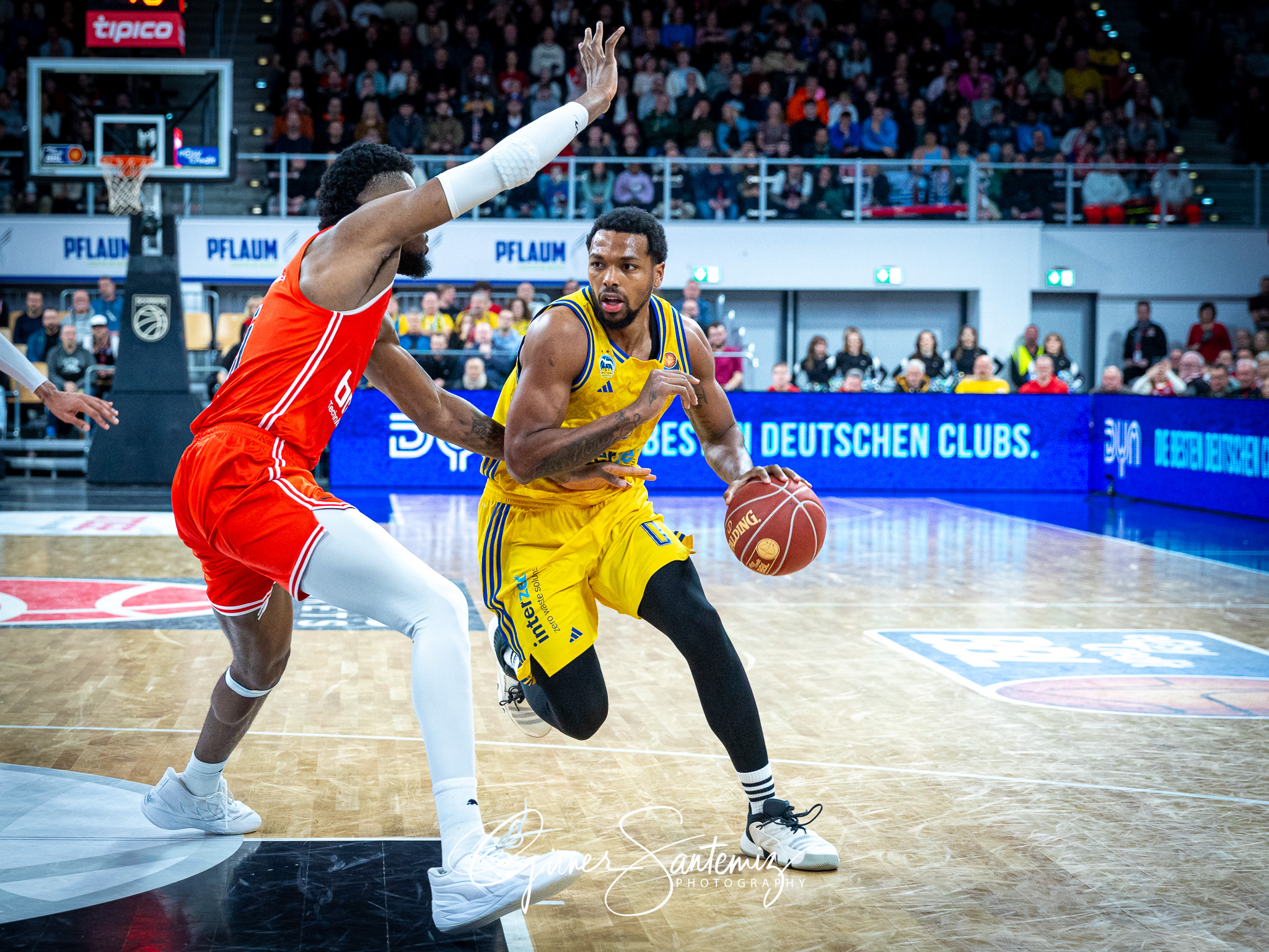 Bamberg Baskets vs. ALBA Berlin - Basketball - easyCredit BBL -
