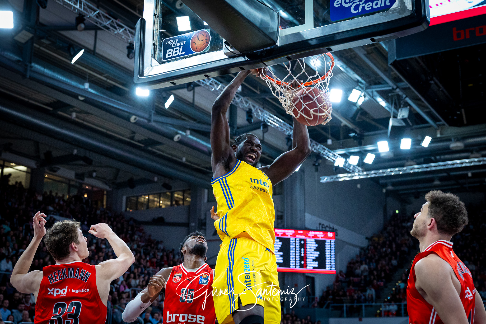 Bamberg Baskets vs. ALBA Berlin - Basketball - easyCredit BBL -