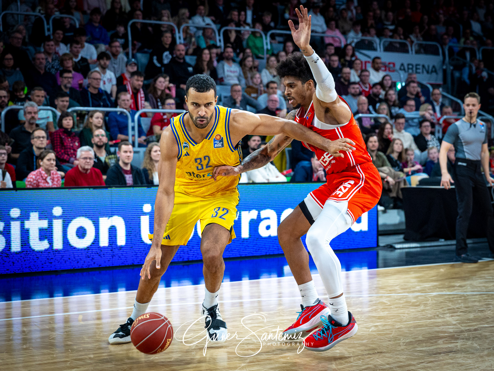 Bamberg Baskets vs. ALBA Berlin - Basketball - easyCredit BBL -