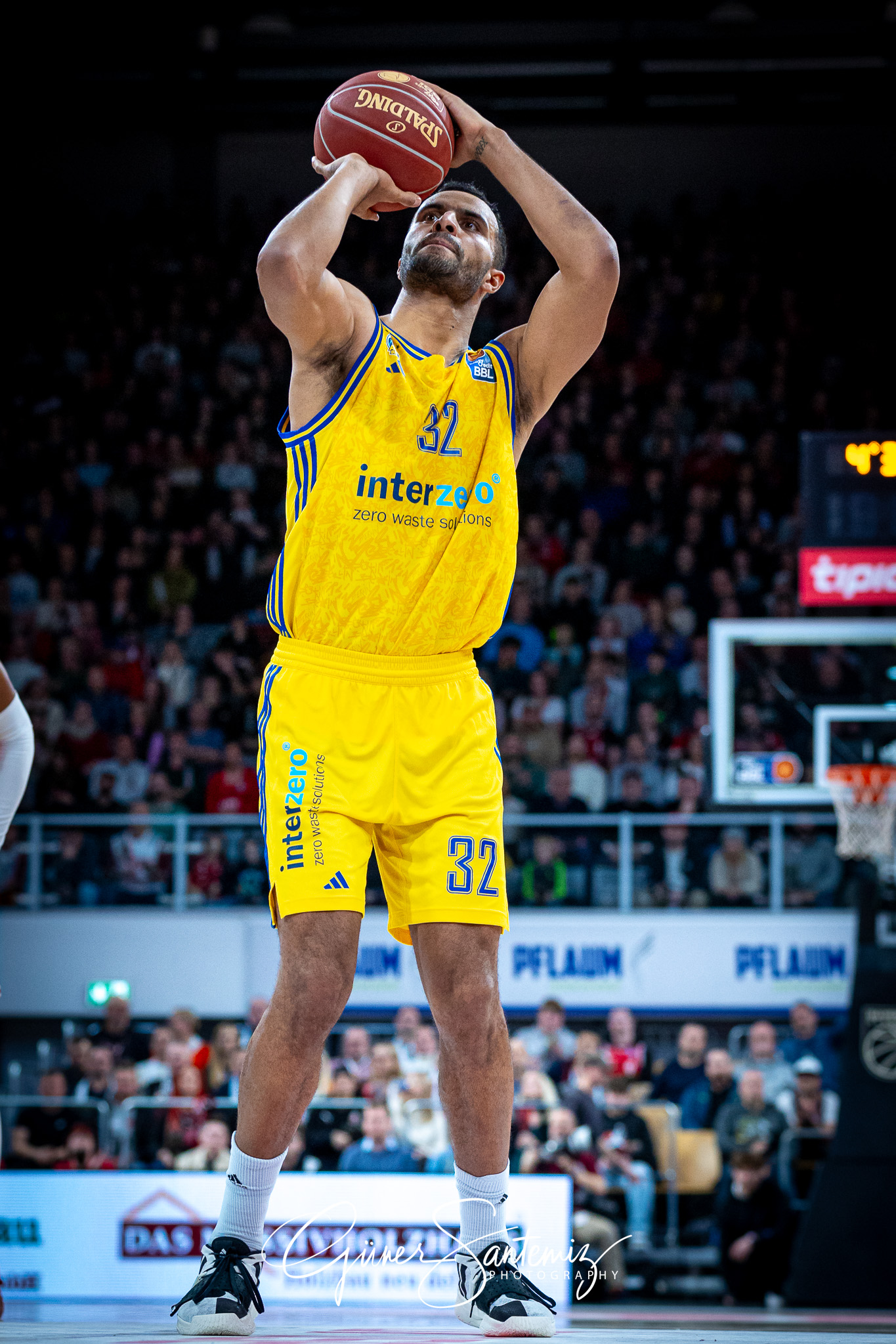 Bamberg Baskets vs. ALBA Berlin - Basketball - easyCredit BBL -