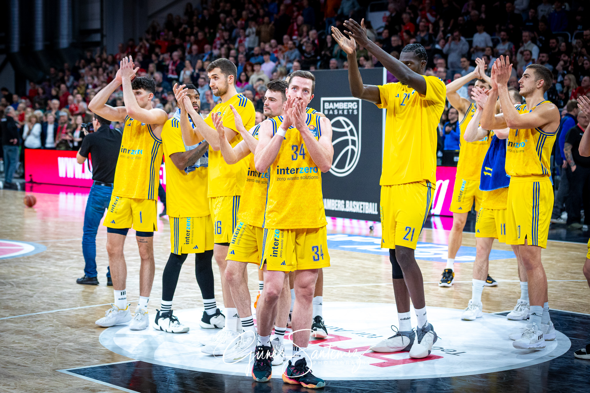 Bamberg Baskets vs. ALBA Berlin - Basketball - easyCredit BBL -