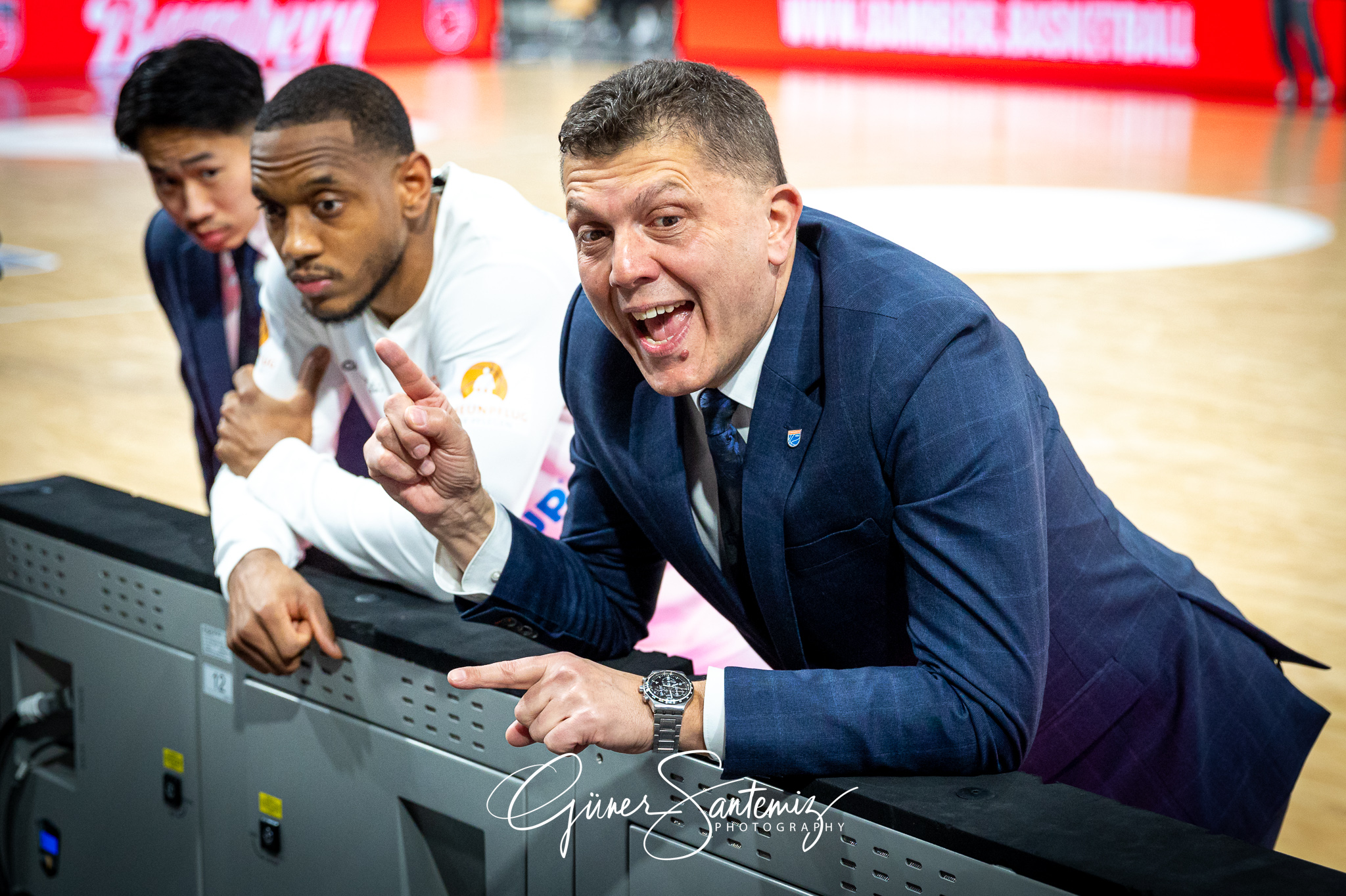 Bamberg Baskets vs. Syntainics MBC - Basketball - easyCredit BBL