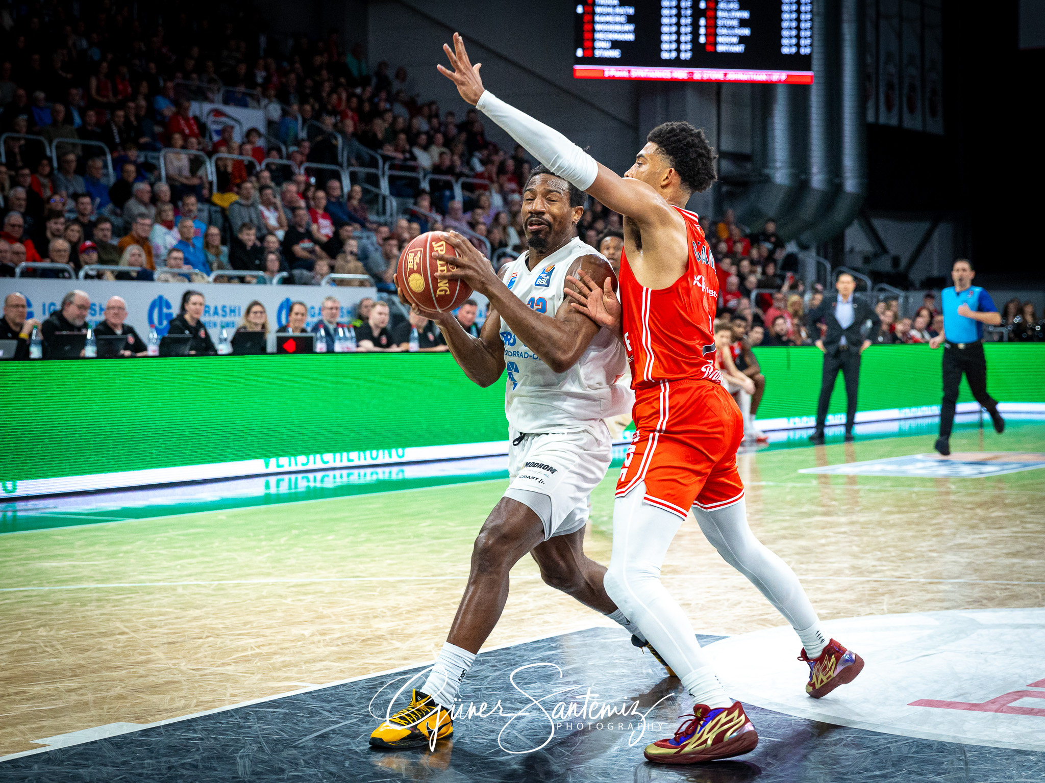Bamberg Baskets vs. Syntainics MBC - Basketball - easyCredit BBL