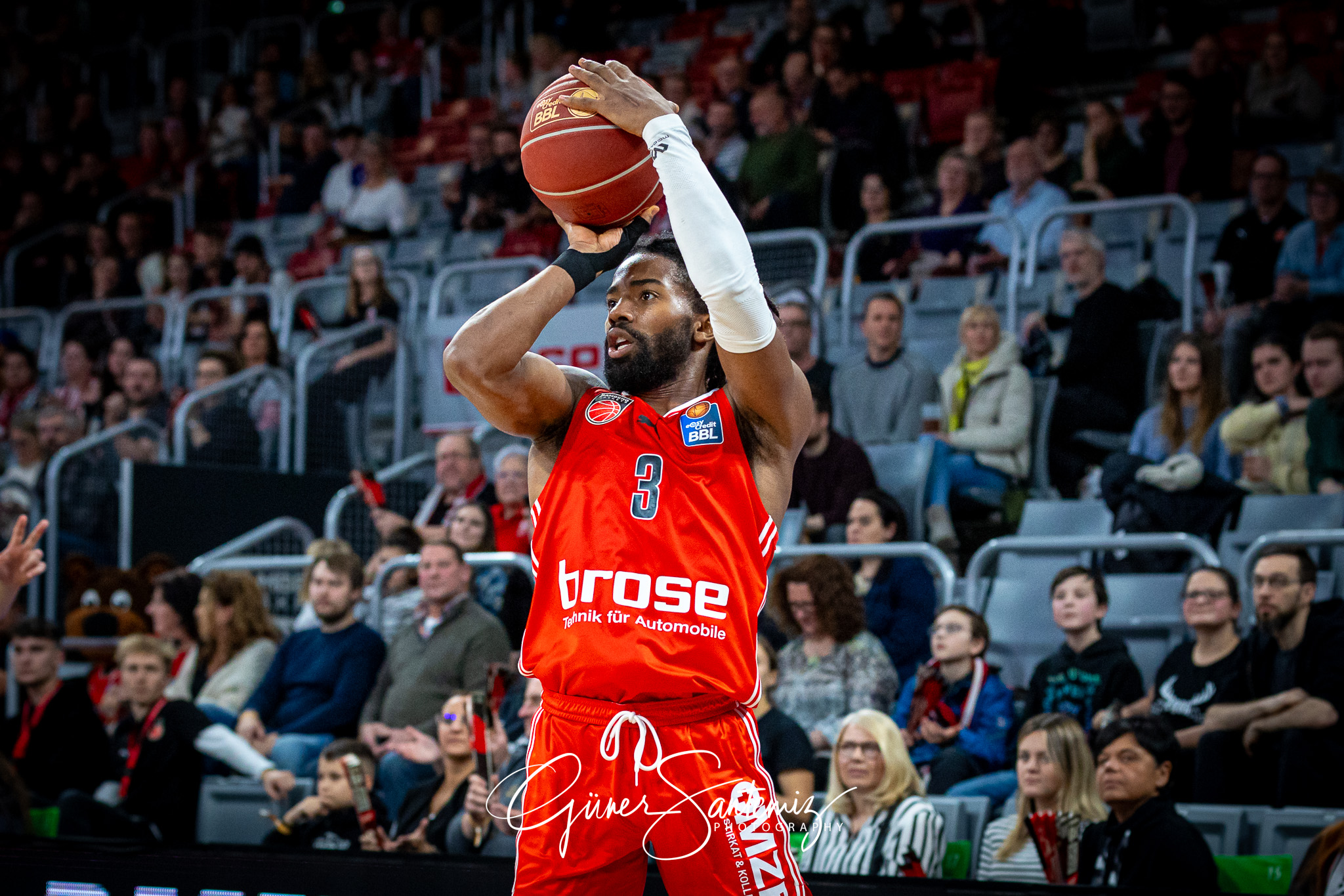 Bamberg Baskets vs. Syntainics MBC - Basketball - easyCredit BBL
