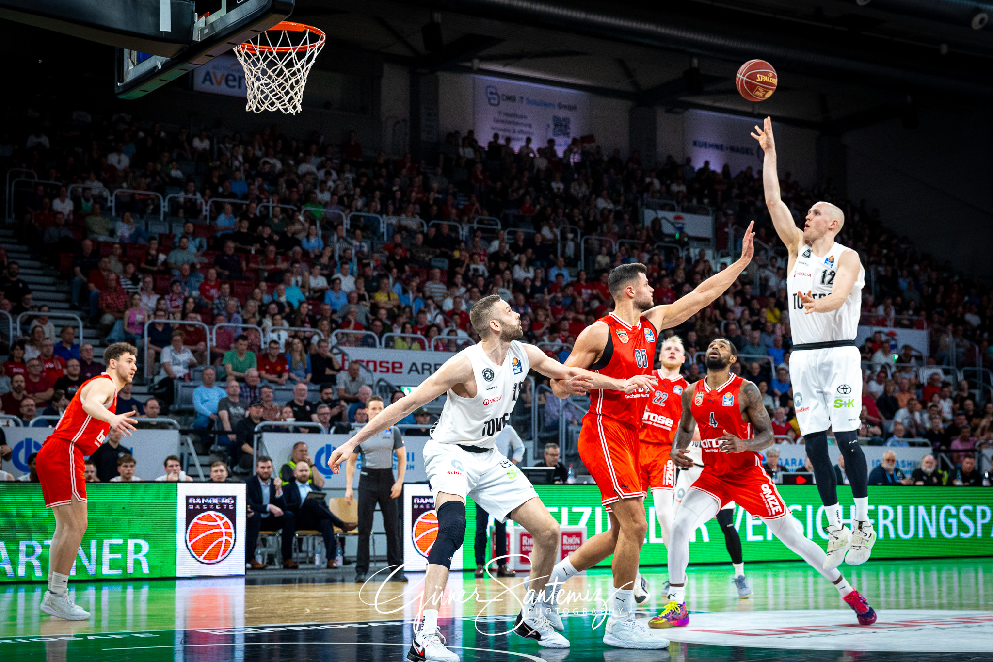 Bamberg Baskets vs. Veolia Hamburg Towers - Basketball - easyCre
