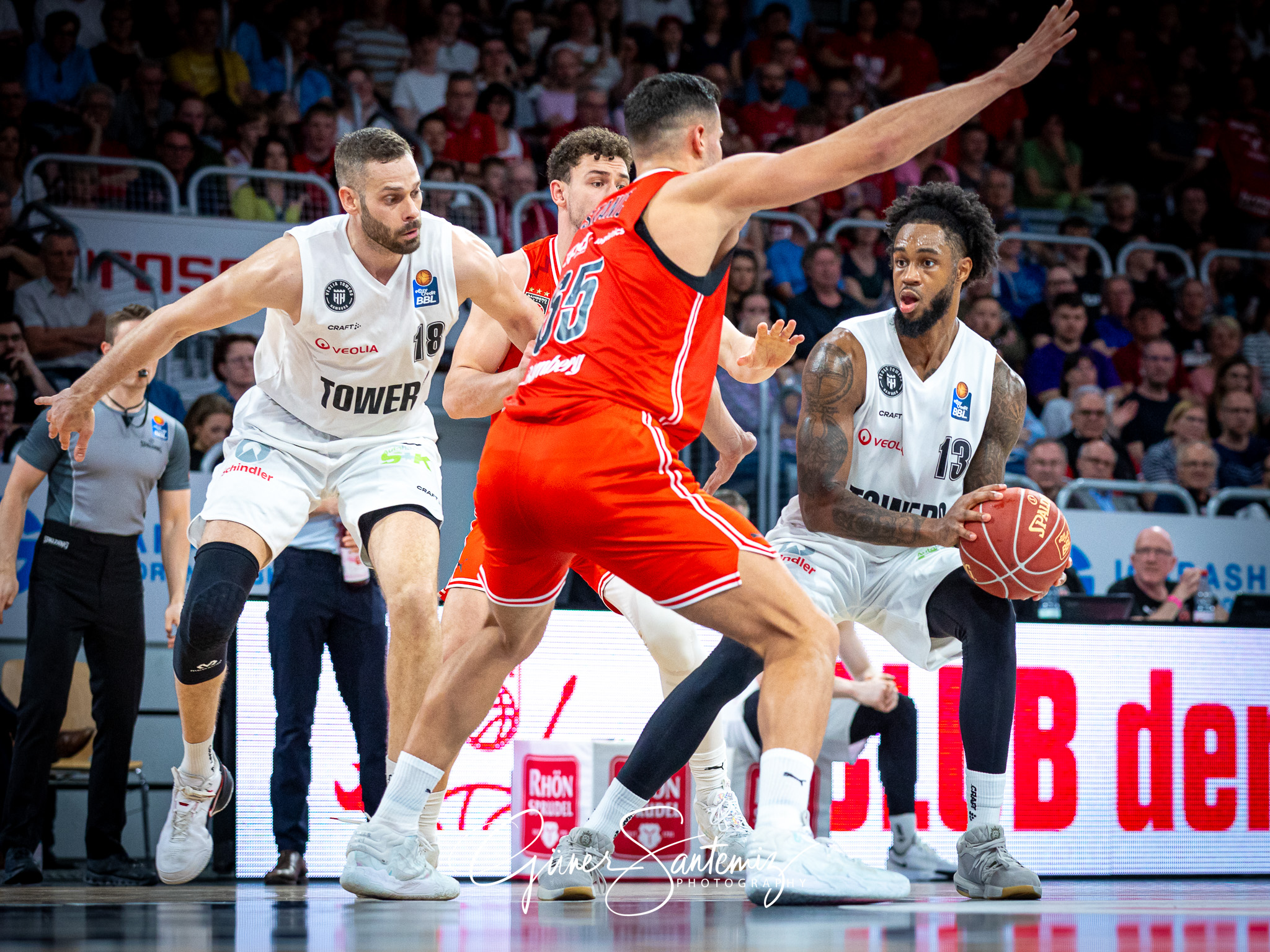 Bamberg Baskets vs. Veolia Hamburg Towers - Basketball - easyCre