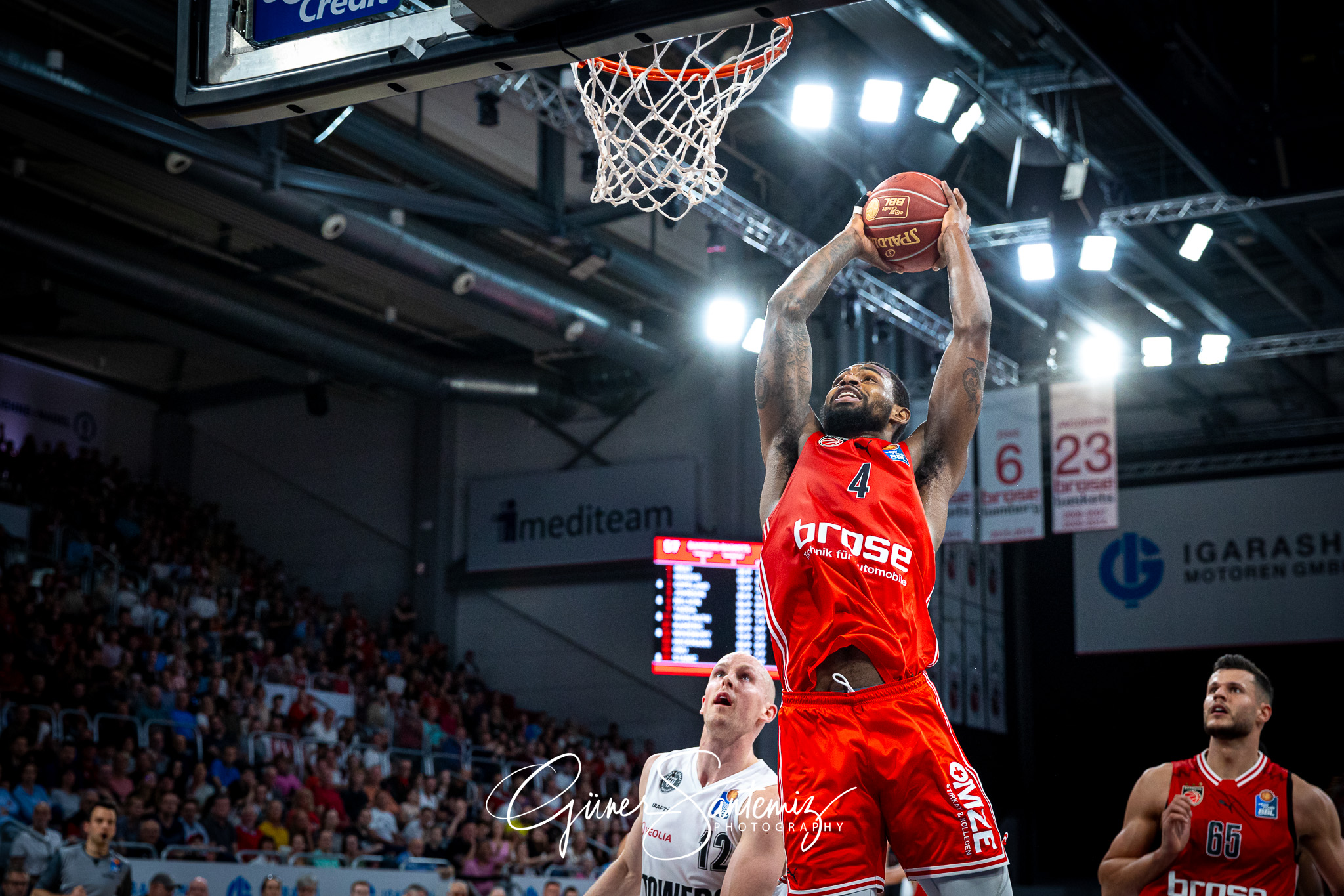 Bamberg Baskets vs. Veolia Hamburg Towers - Basketball - easyCre