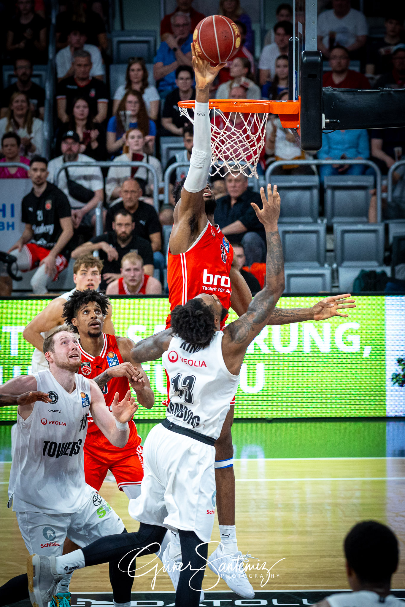 Bamberg Baskets vs. Veolia Hamburg Towers - Basketball - easyCre