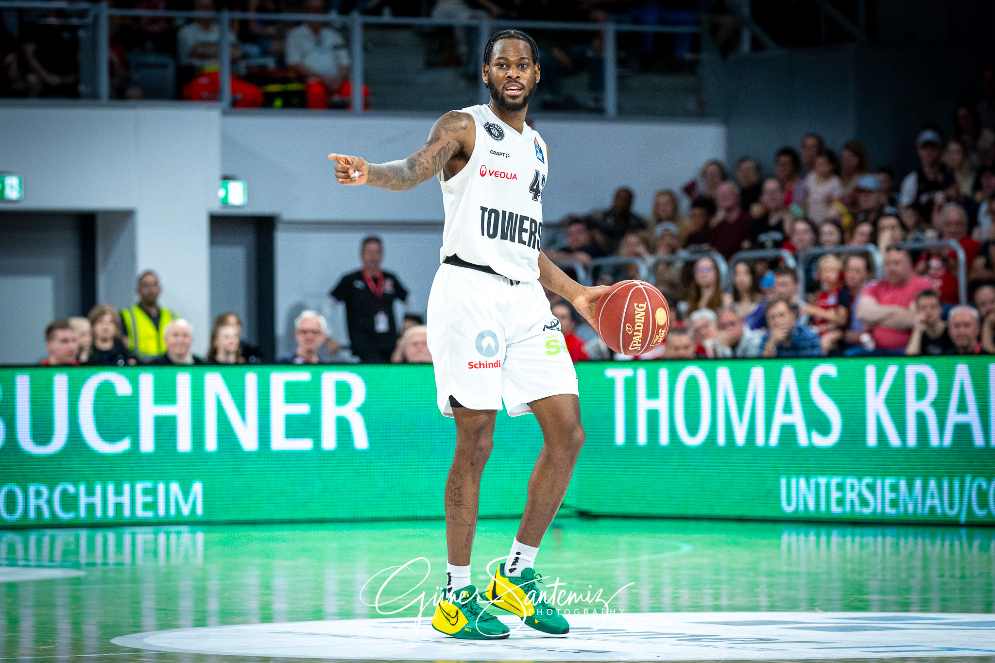 Bamberg Baskets vs. Veolia Hamburg Towers - Basketball - easyCre