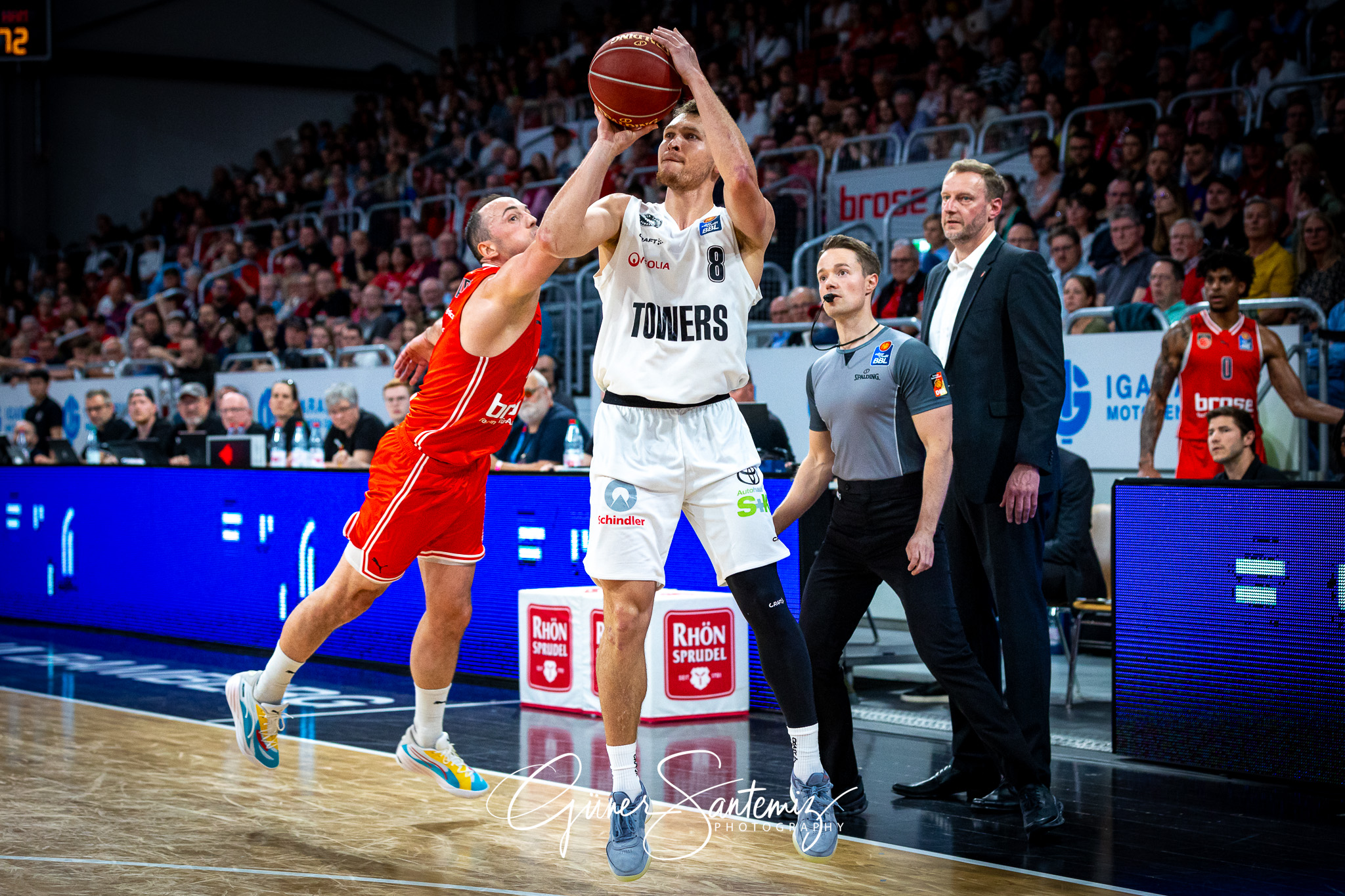 Bamberg Baskets vs. Veolia Hamburg Towers - Basketball - easyCre