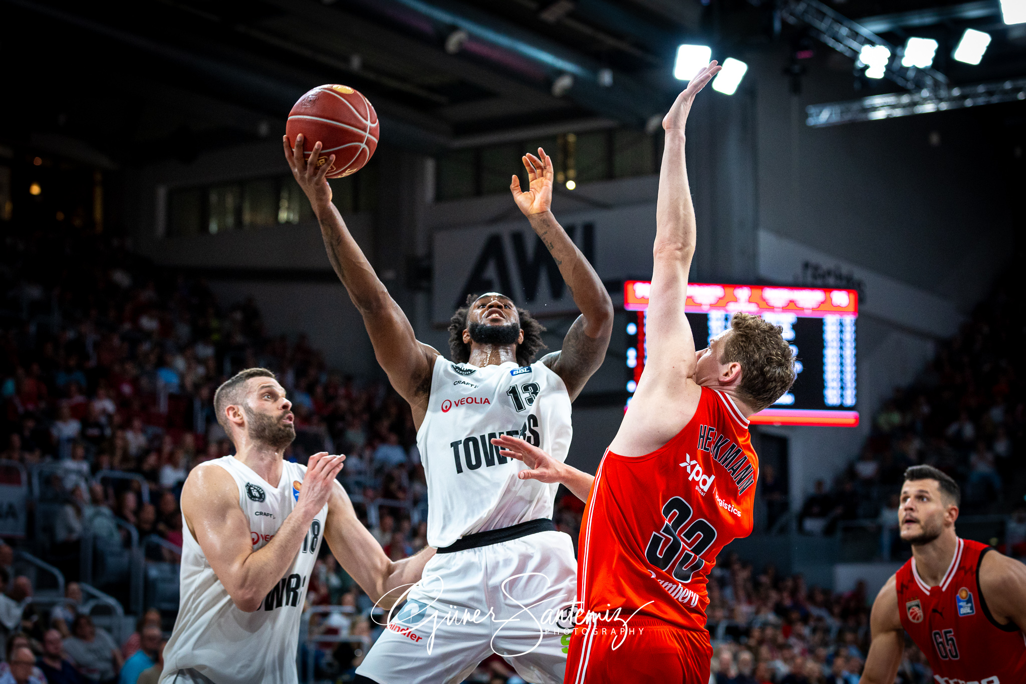 Bamberg Baskets vs. Veolia Hamburg Towers - Basketball - easyCre