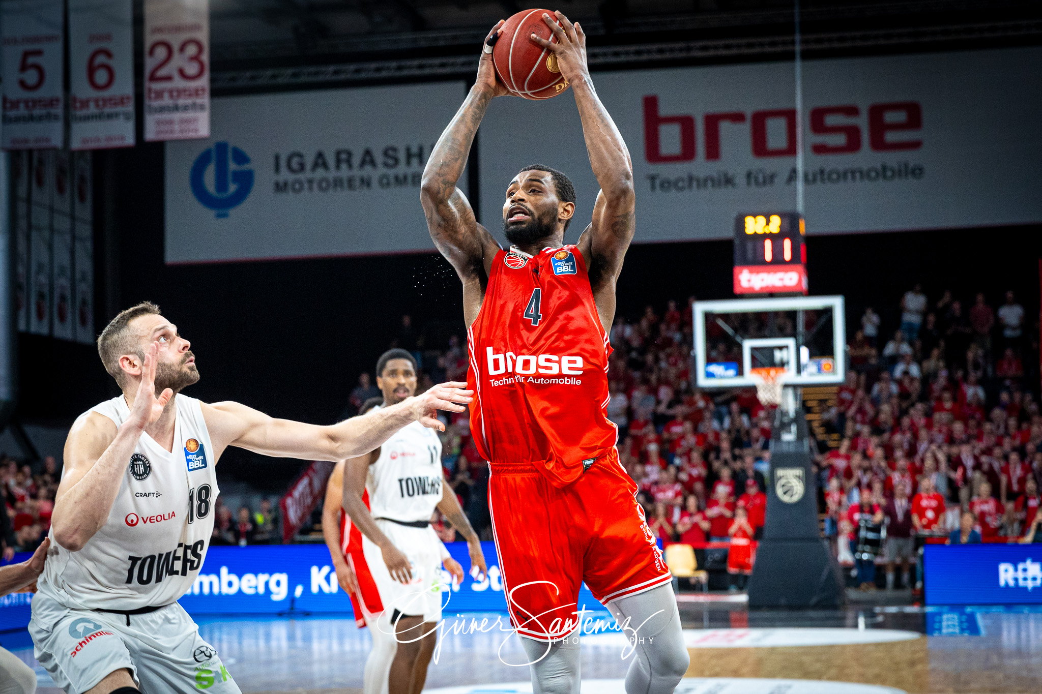 Bamberg Baskets vs. Veolia Hamburg Towers - Basketball - easyCre