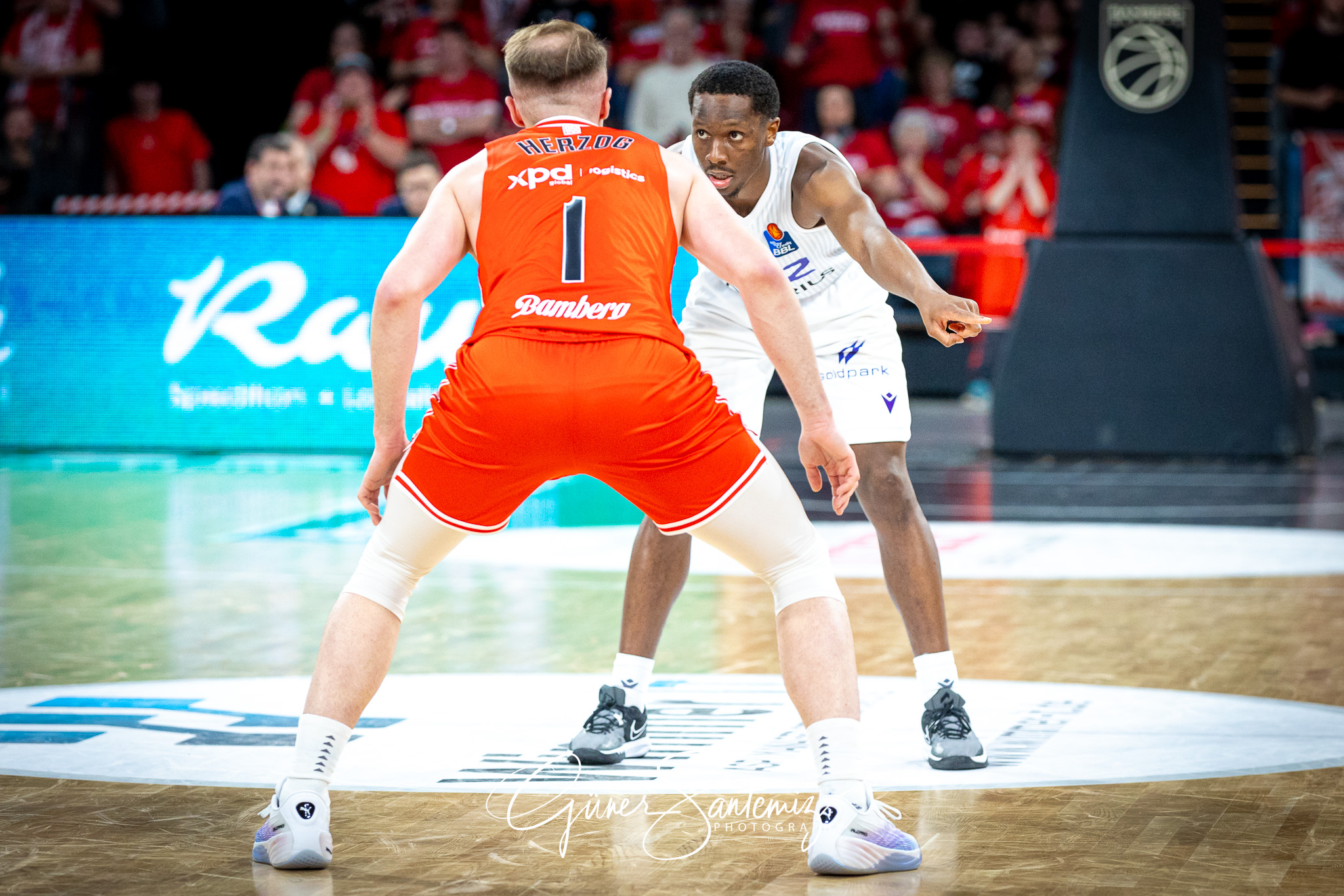 Bamberg Baskets vs. BG Goettingen - Basketball - easyCredit BBL