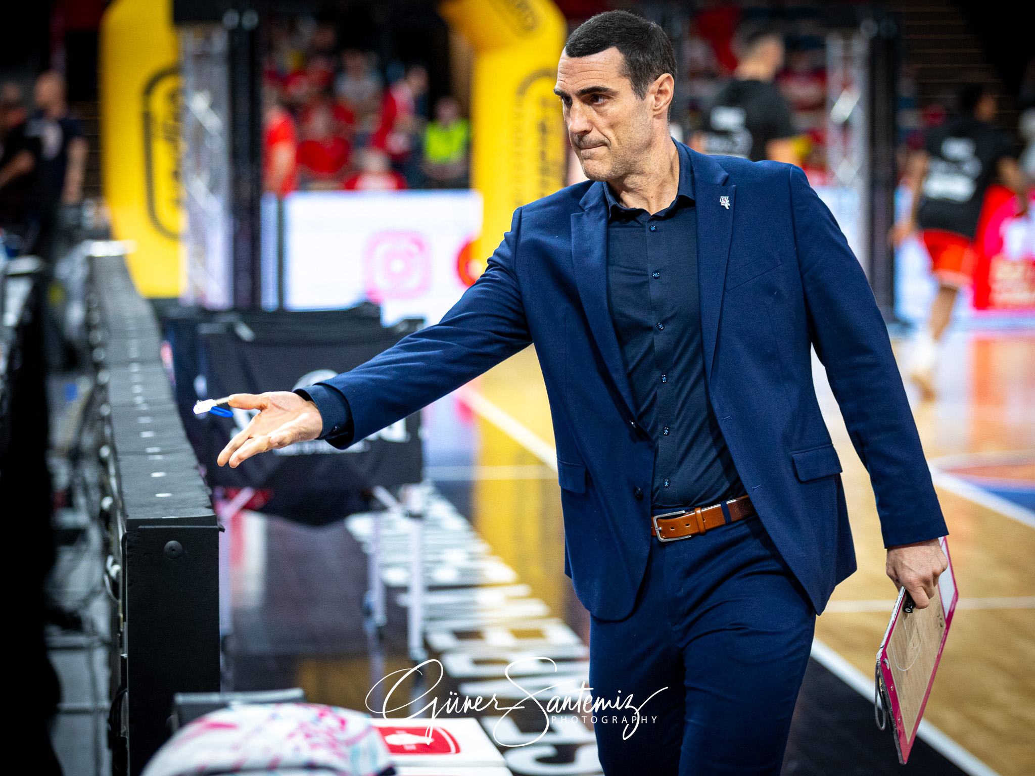 Bamberg Baskets vs. Telekom Baskets Bonn - Basketball - easyCred