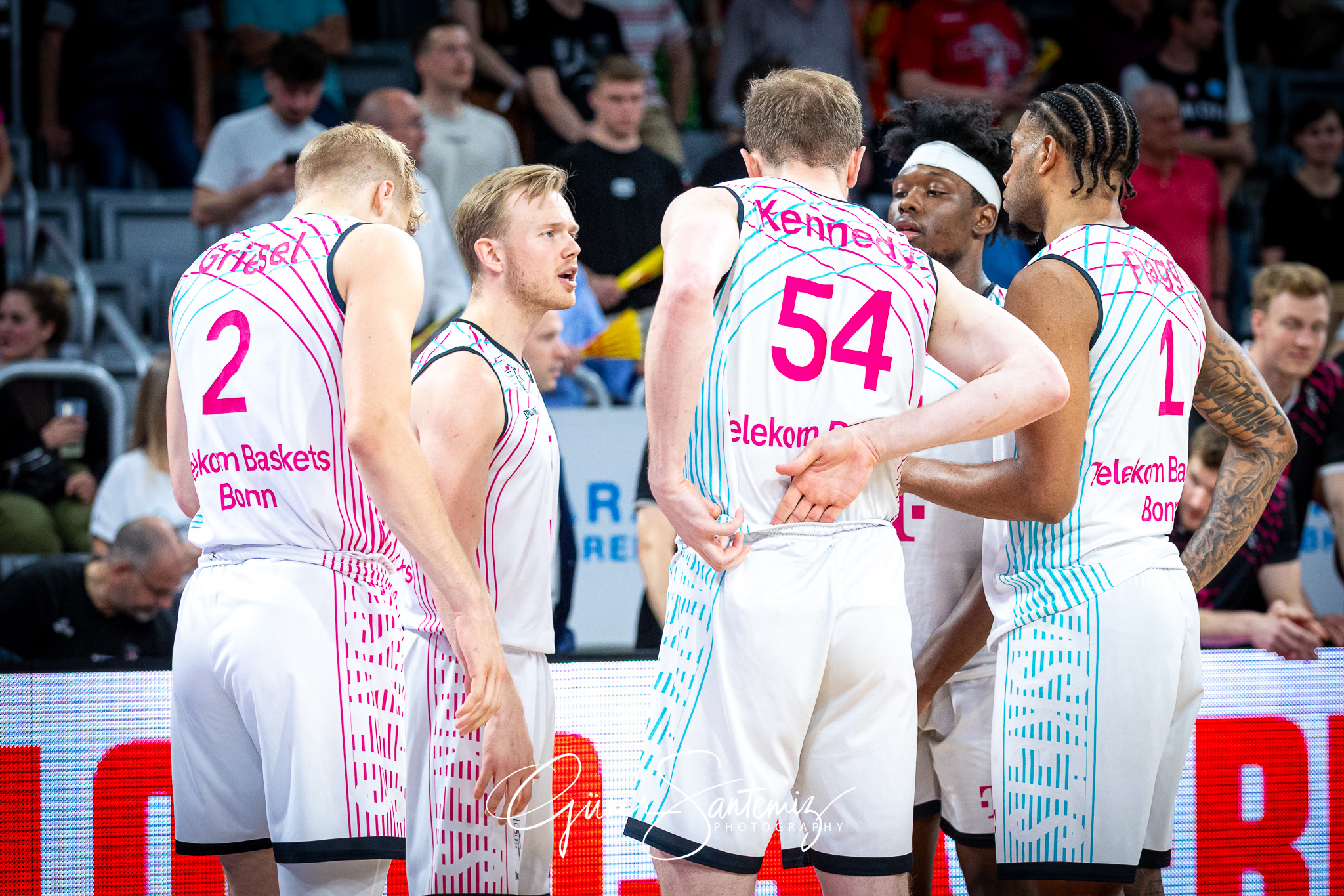 Bamberg Baskets vs. Telekom Baskets Bonn - Basketball - easyCred