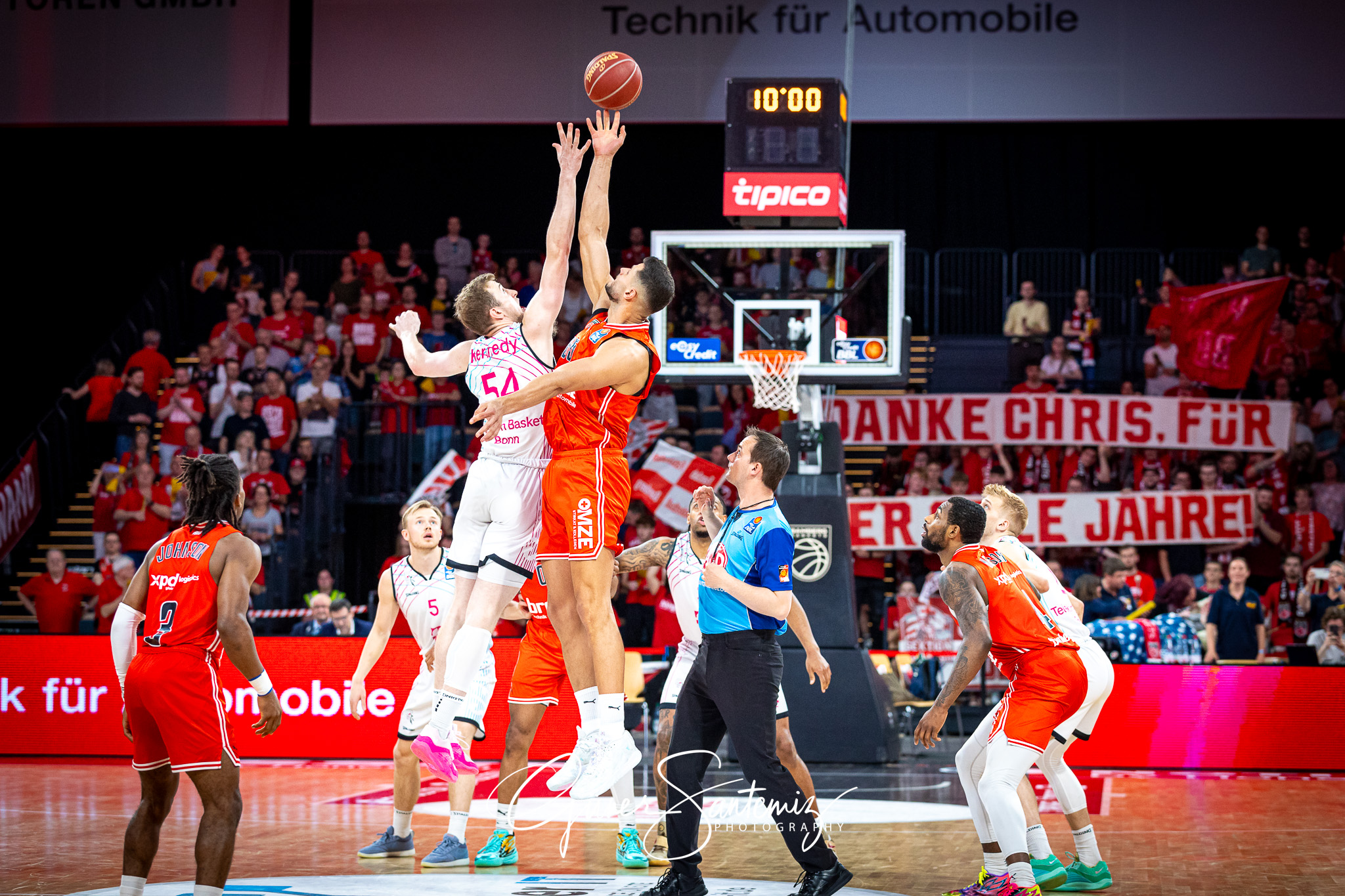 Bamberg Baskets vs. Telekom Baskets Bonn - Basketball - easyCred