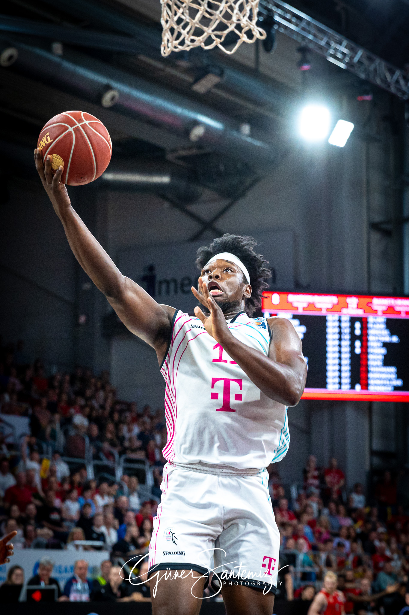 Bamberg Baskets vs. Telekom Baskets Bonn - Basketball - easyCred