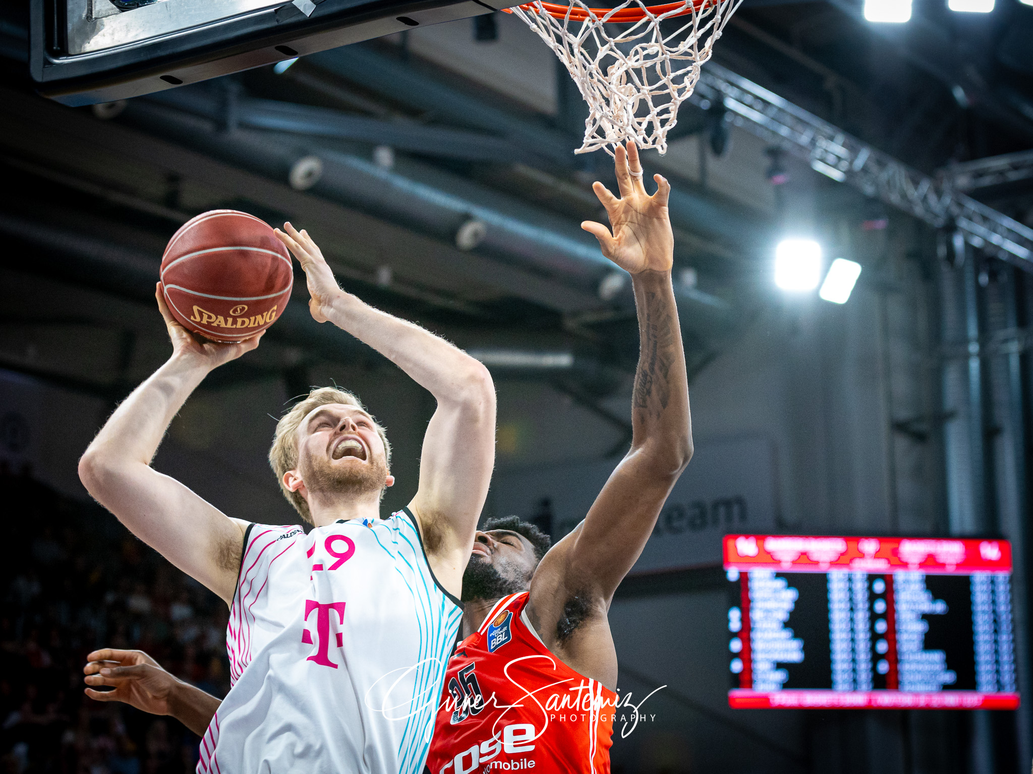 Bamberg Baskets vs. Telekom Baskets Bonn - Basketball - easyCred