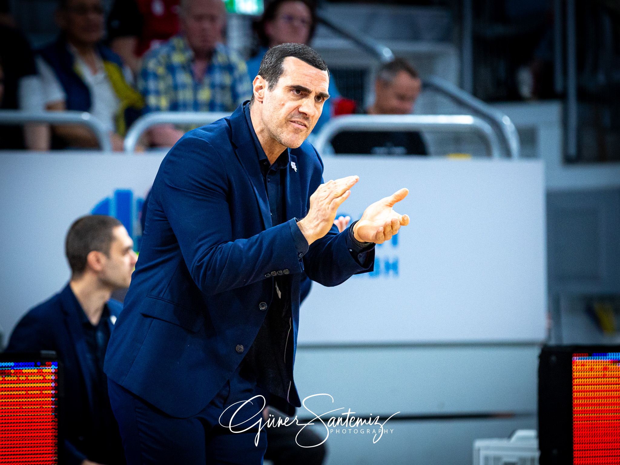 Bamberg Baskets vs. Telekom Baskets Bonn - Basketball - easyCred
