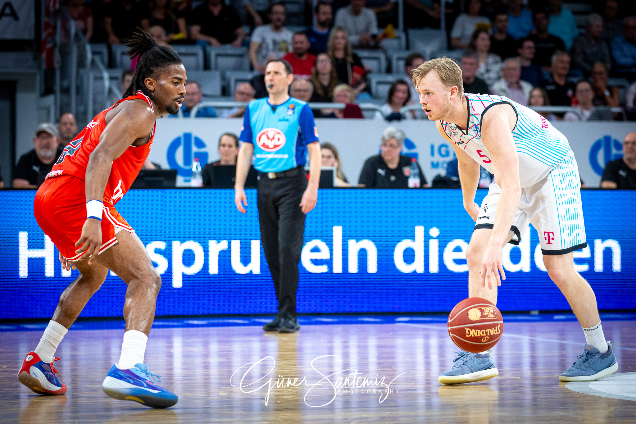 Bamberg Baskets vs. Telekom Baskets Bonn - Basketball - easyCred
