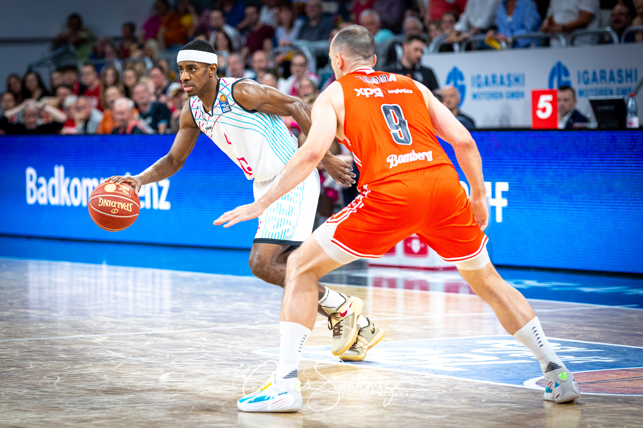 Bamberg Baskets vs. Telekom Baskets Bonn - Basketball - easyCred