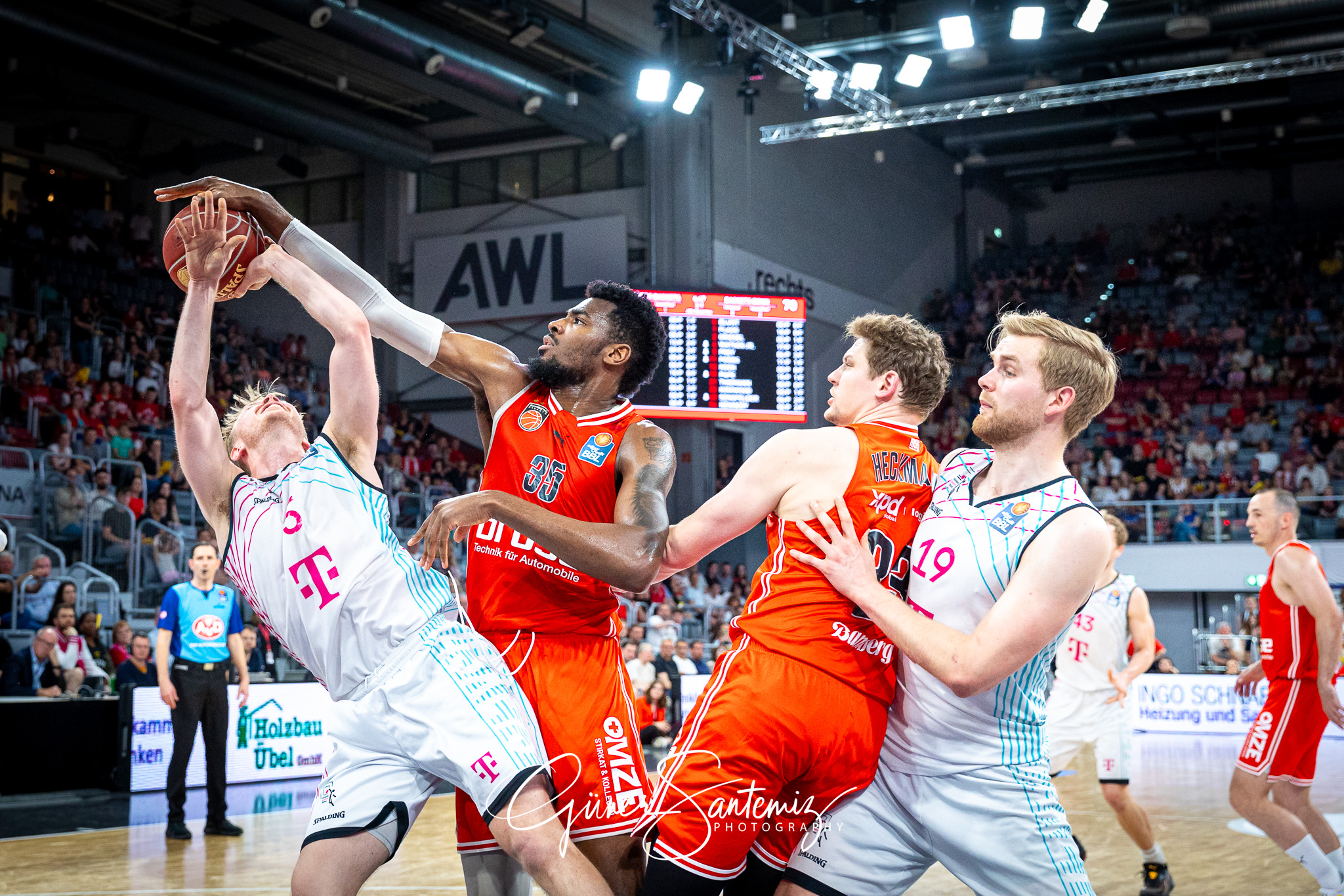 Bamberg Baskets vs. Telekom Baskets Bonn - Basketball - easyCred