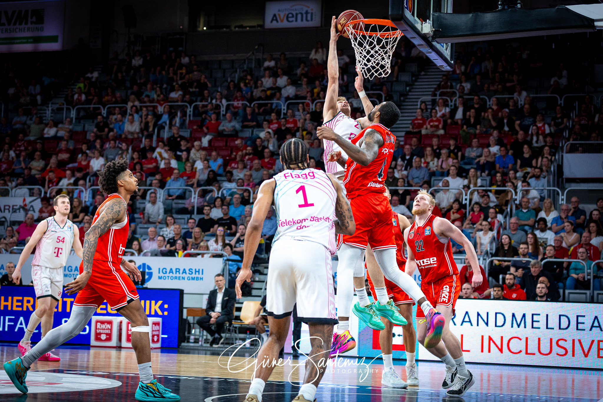 Bamberg Baskets vs. Telekom Baskets Bonn - Basketball - easyCred