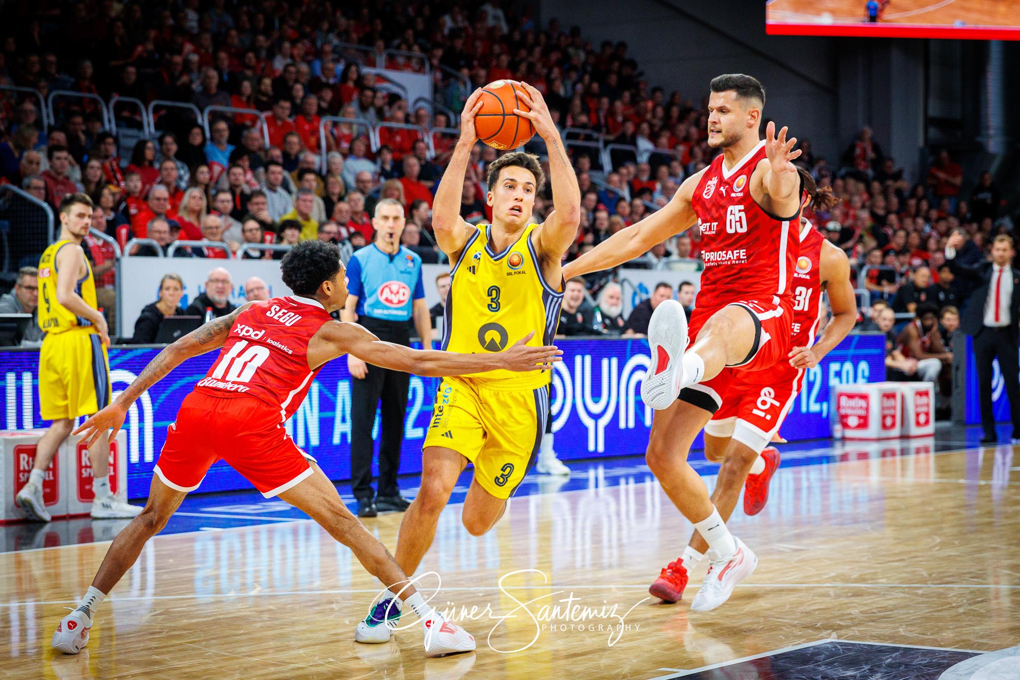 Bamberg Baskets vs. ALBA Berlin - Basketball - BBL Pokal - Viert