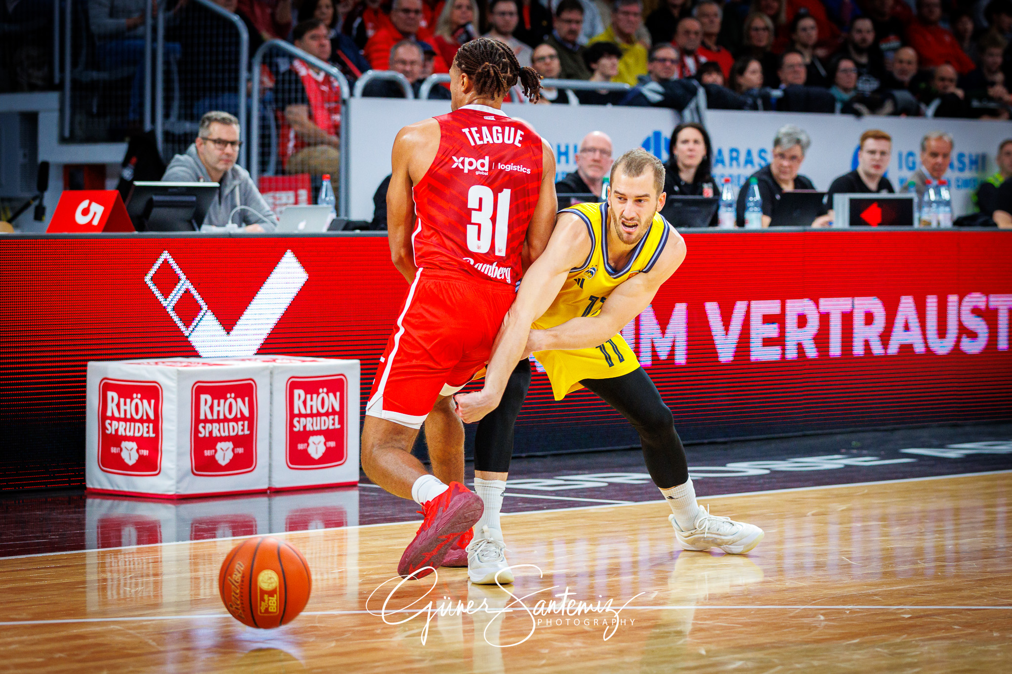 Bamberg Baskets vs. ALBA Berlin - Basketball - BBL Pokal - Viert