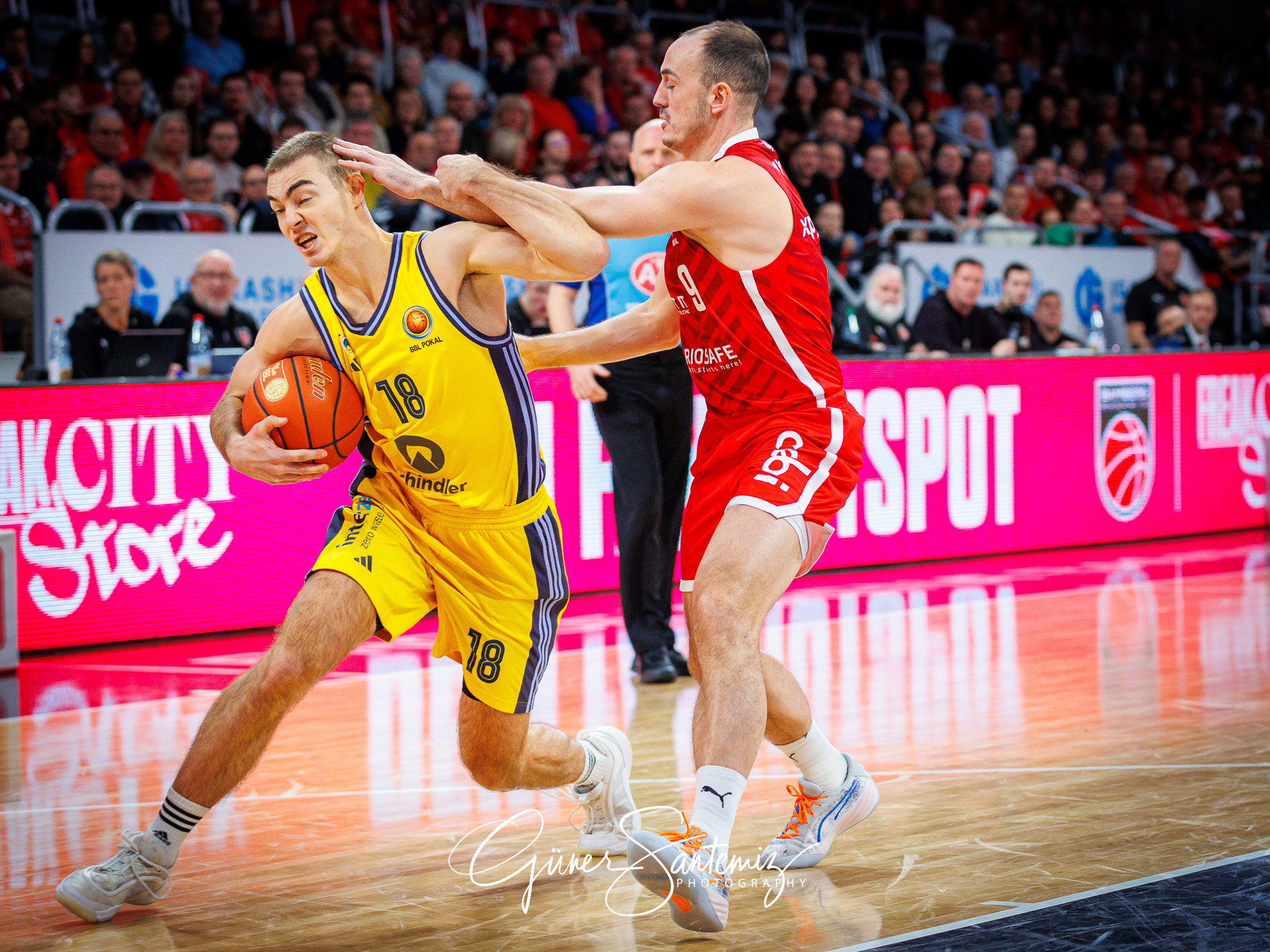 Bamberg Baskets vs. ALBA Berlin - Basketball - BBL Pokal - Viert