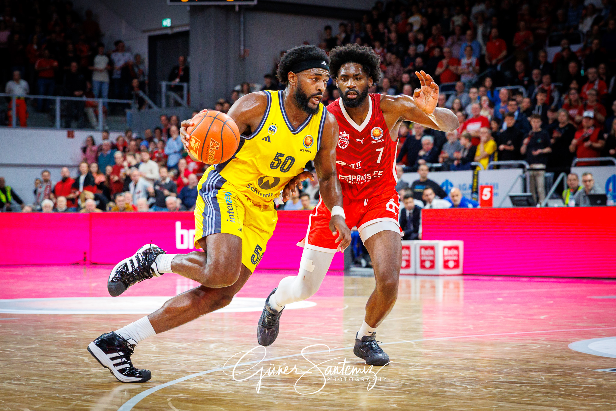 Bamberg Baskets vs. ALBA Berlin - Basketball - BBL Pokal - Viert