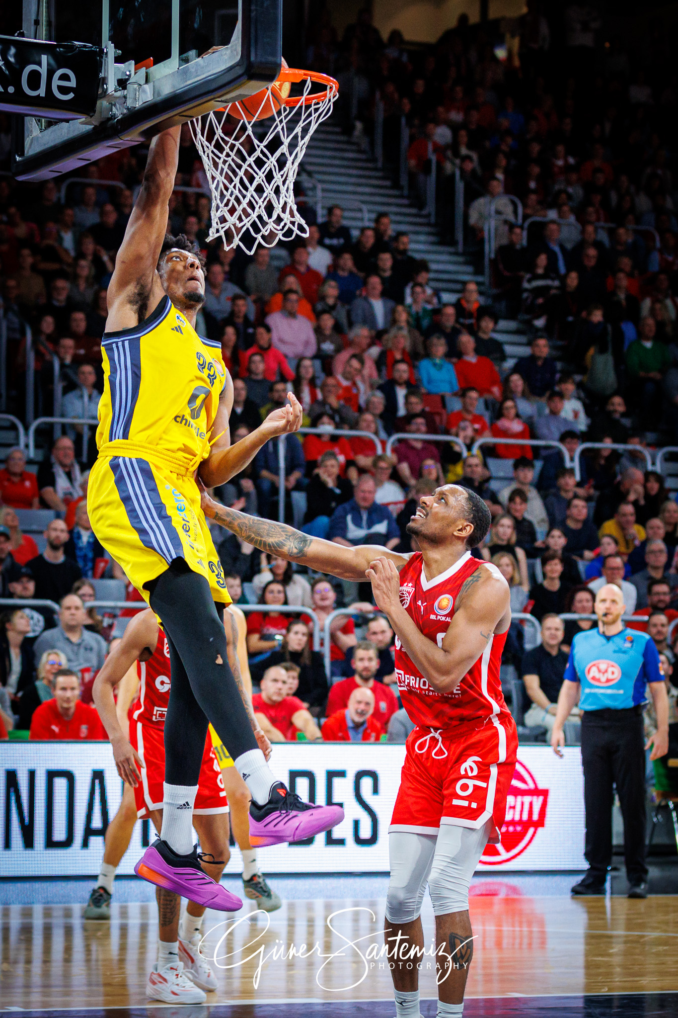 Bamberg Baskets vs. ALBA Berlin - Basketball - BBL Pokal - Viert