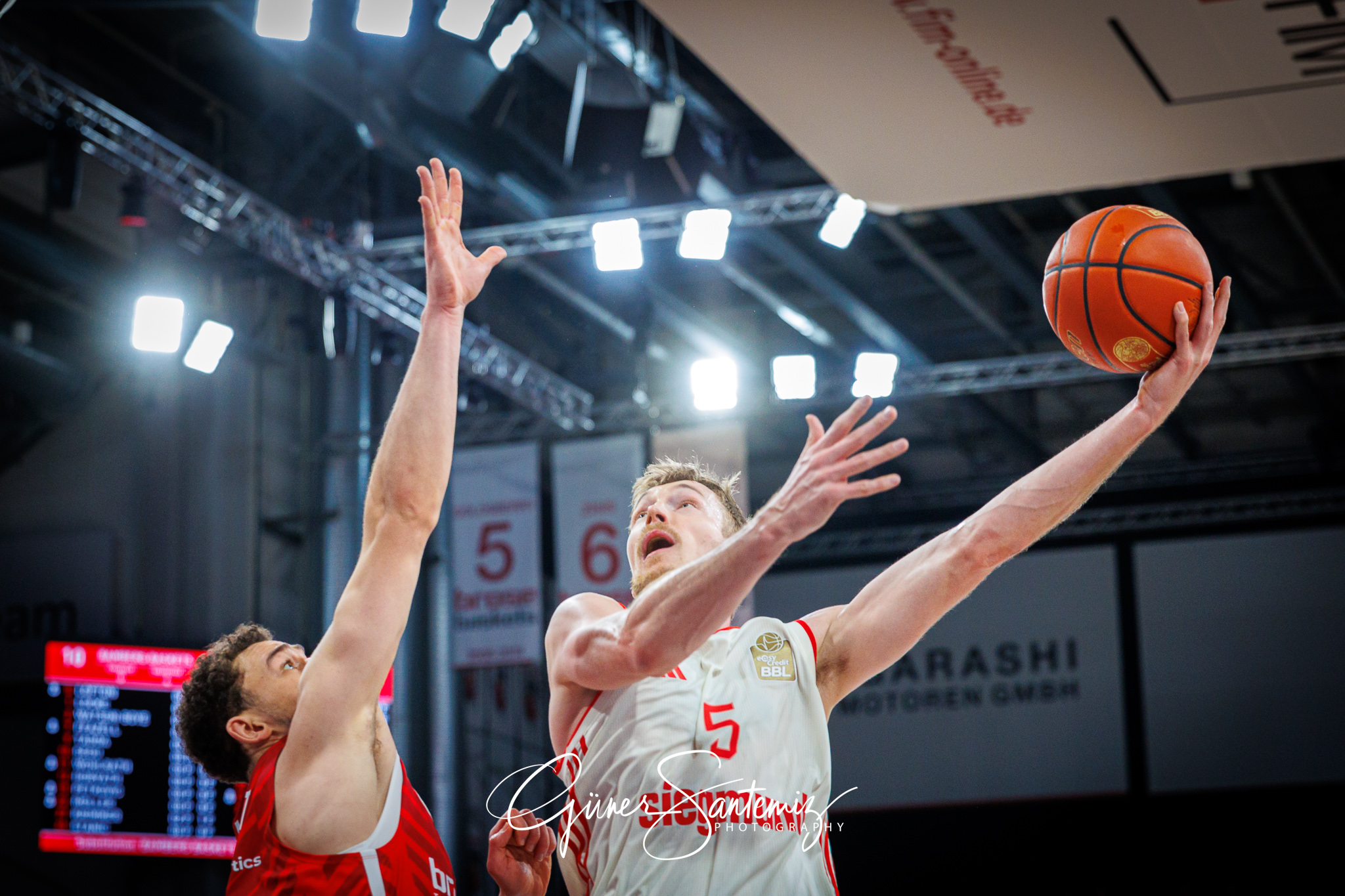 Bamberg Baskets vs. FC Bayern Muenchen Basketball - Basketball -