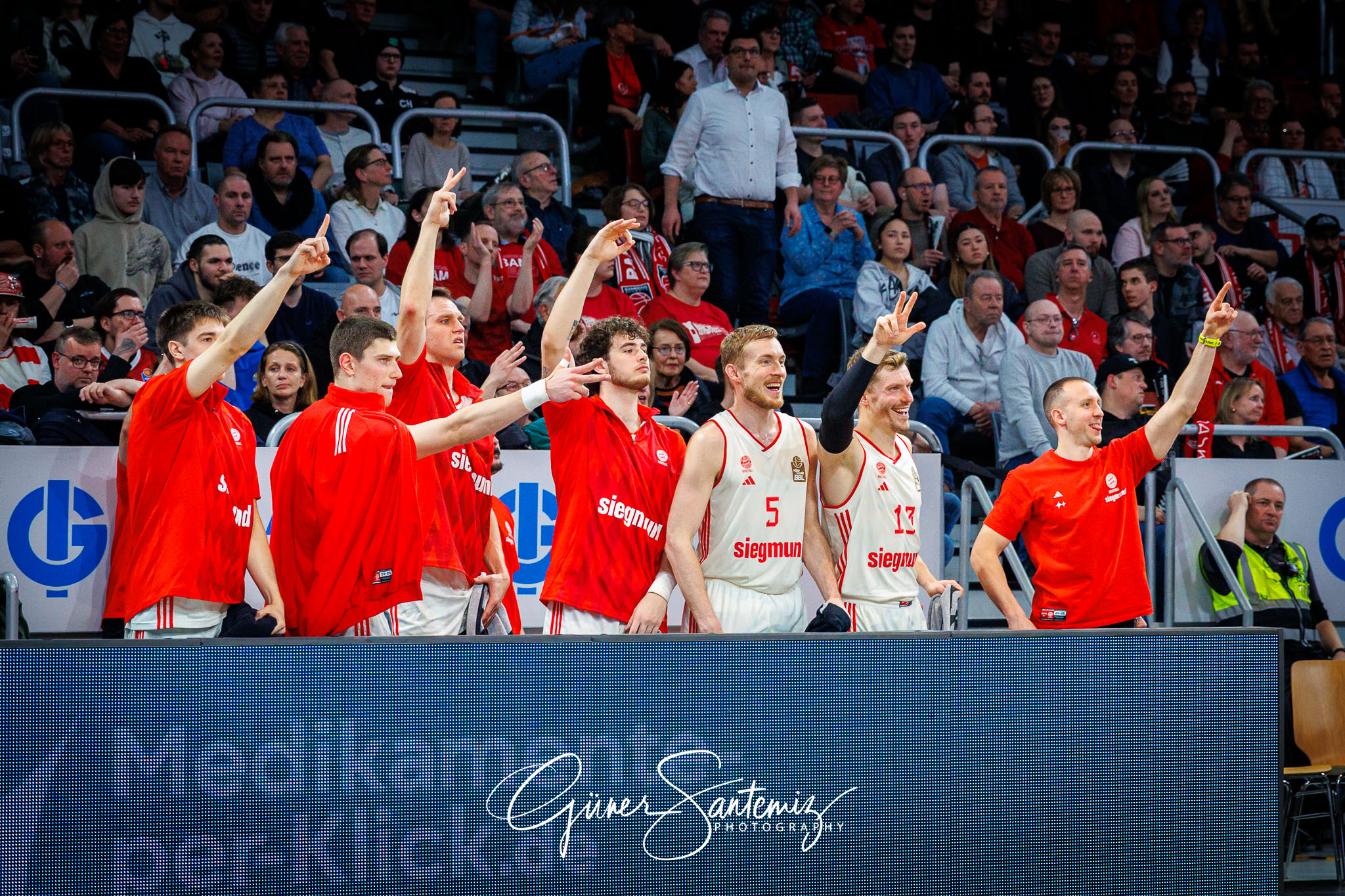 Bamberg Baskets vs. FC Bayern Muenchen Basketball - Basketball -