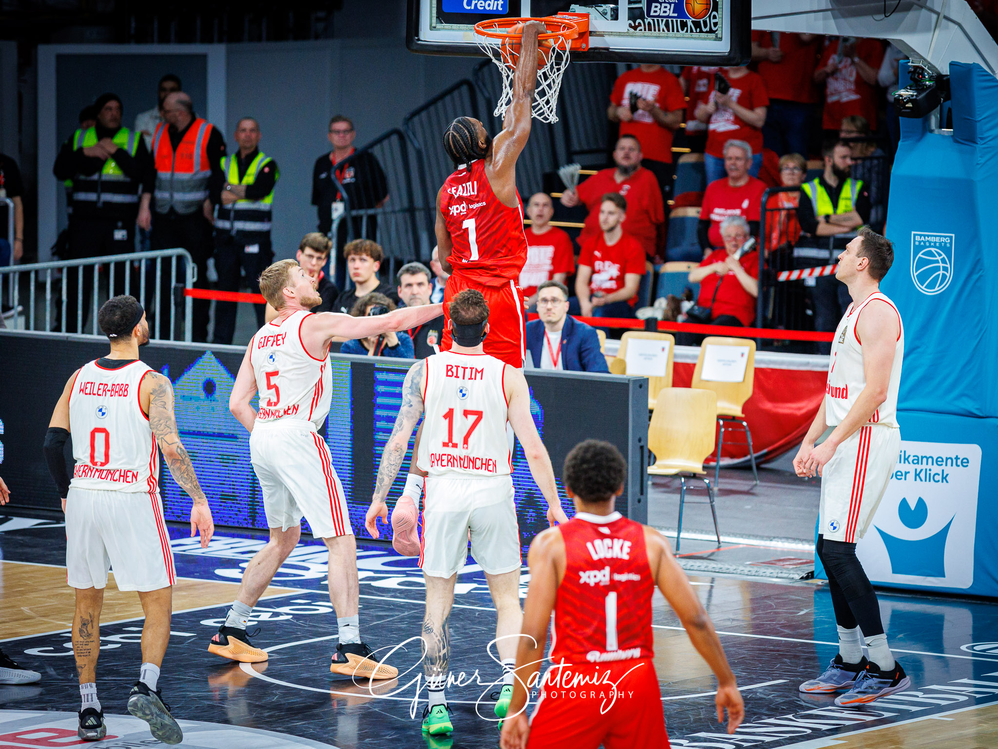 Bamberg Baskets vs. FC Bayern Muenchen Basketball - Basketball -