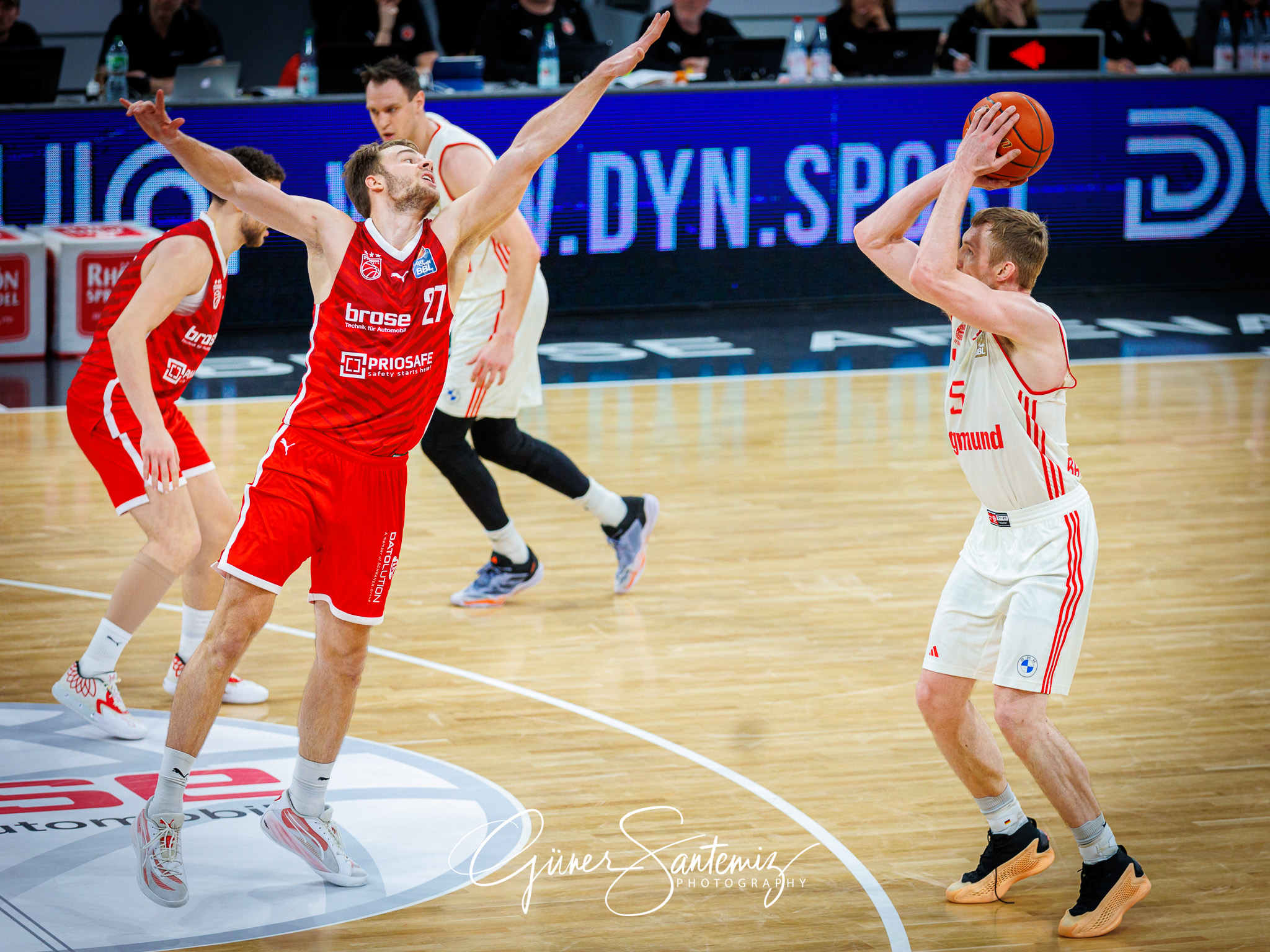 Bamberg Baskets vs. FC Bayern Muenchen Basketball - Basketball -