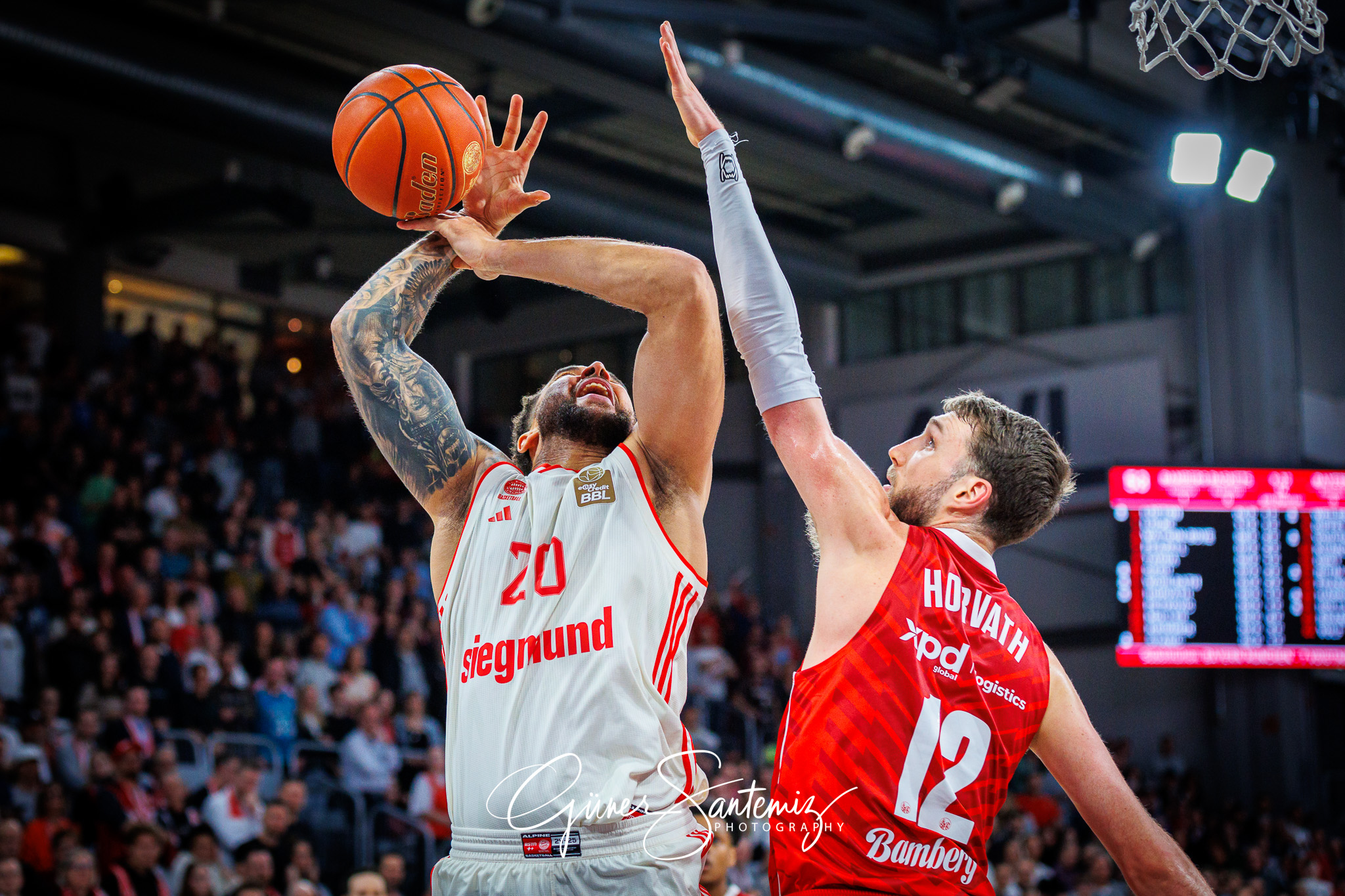 Bamberg Baskets vs. FC Bayern Muenchen Basketball - Basketball -