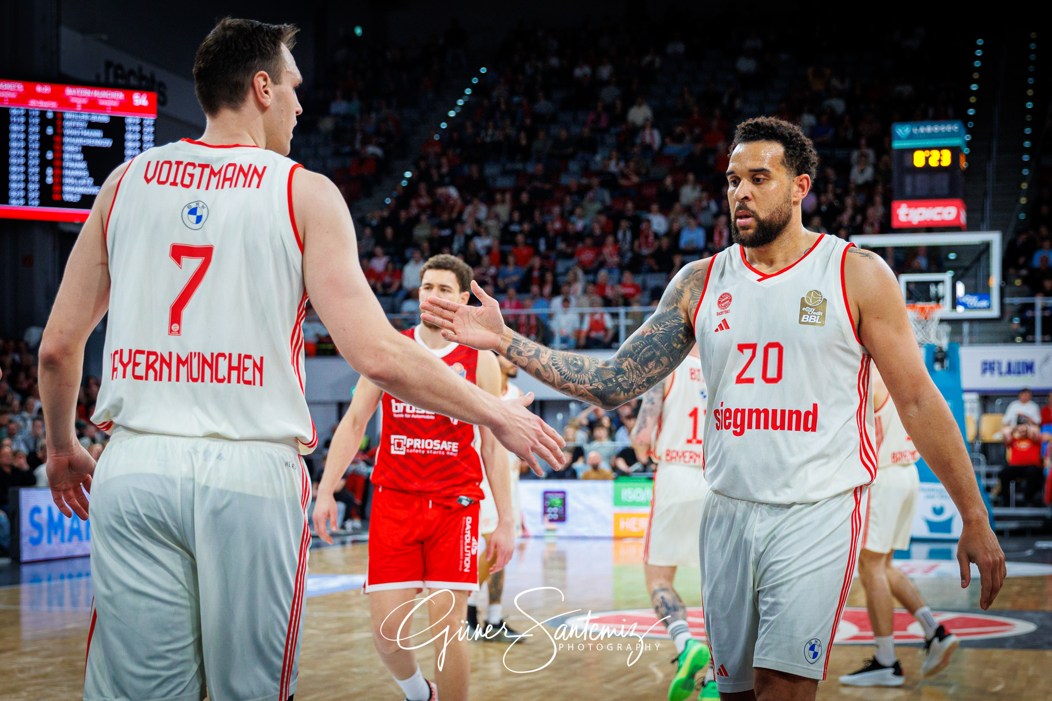 Bamberg Baskets vs. FC Bayern Muenchen Basketball - Basketball -