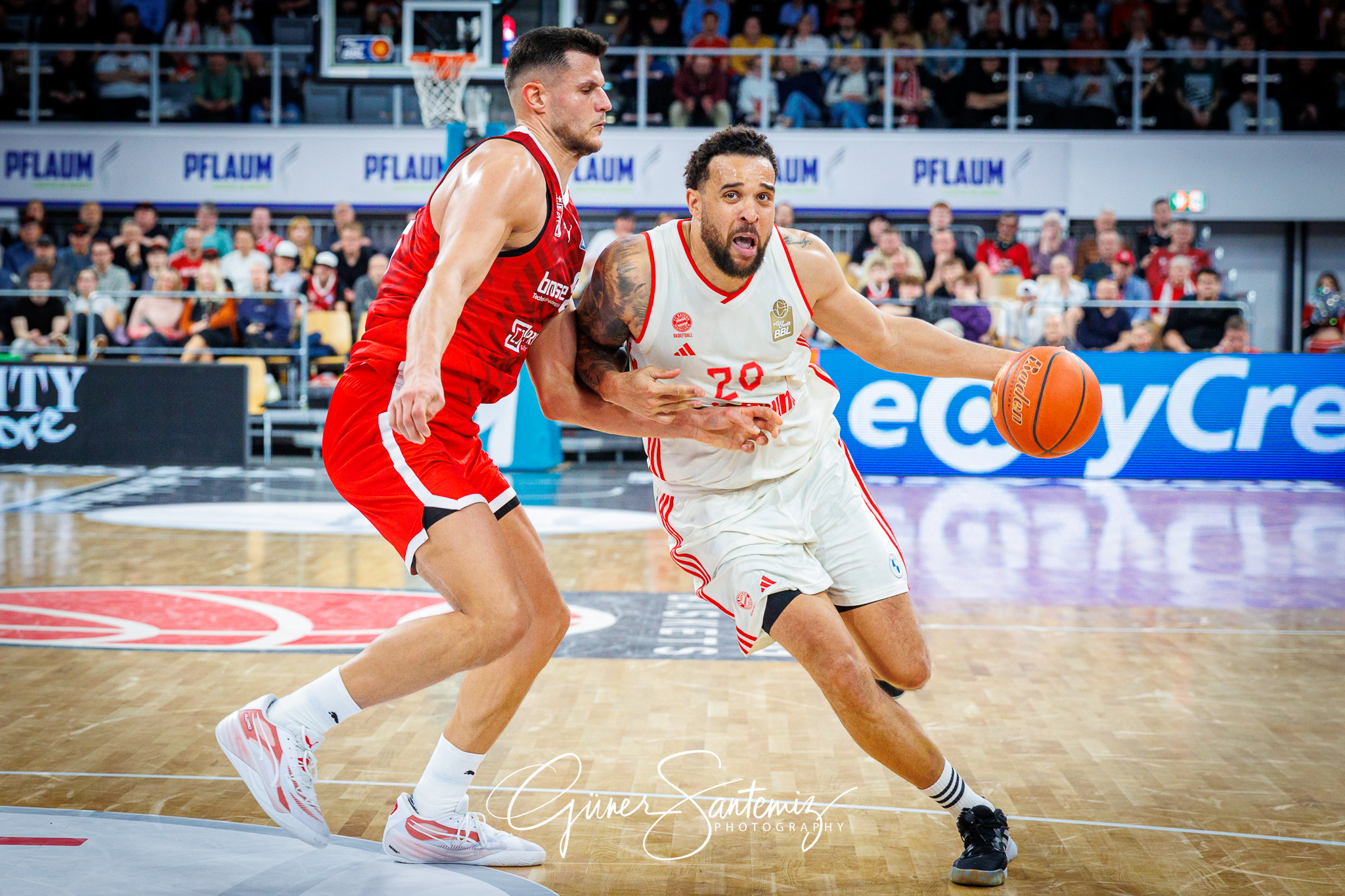 Bamberg Baskets vs. FC Bayern Muenchen Basketball - Basketball -
