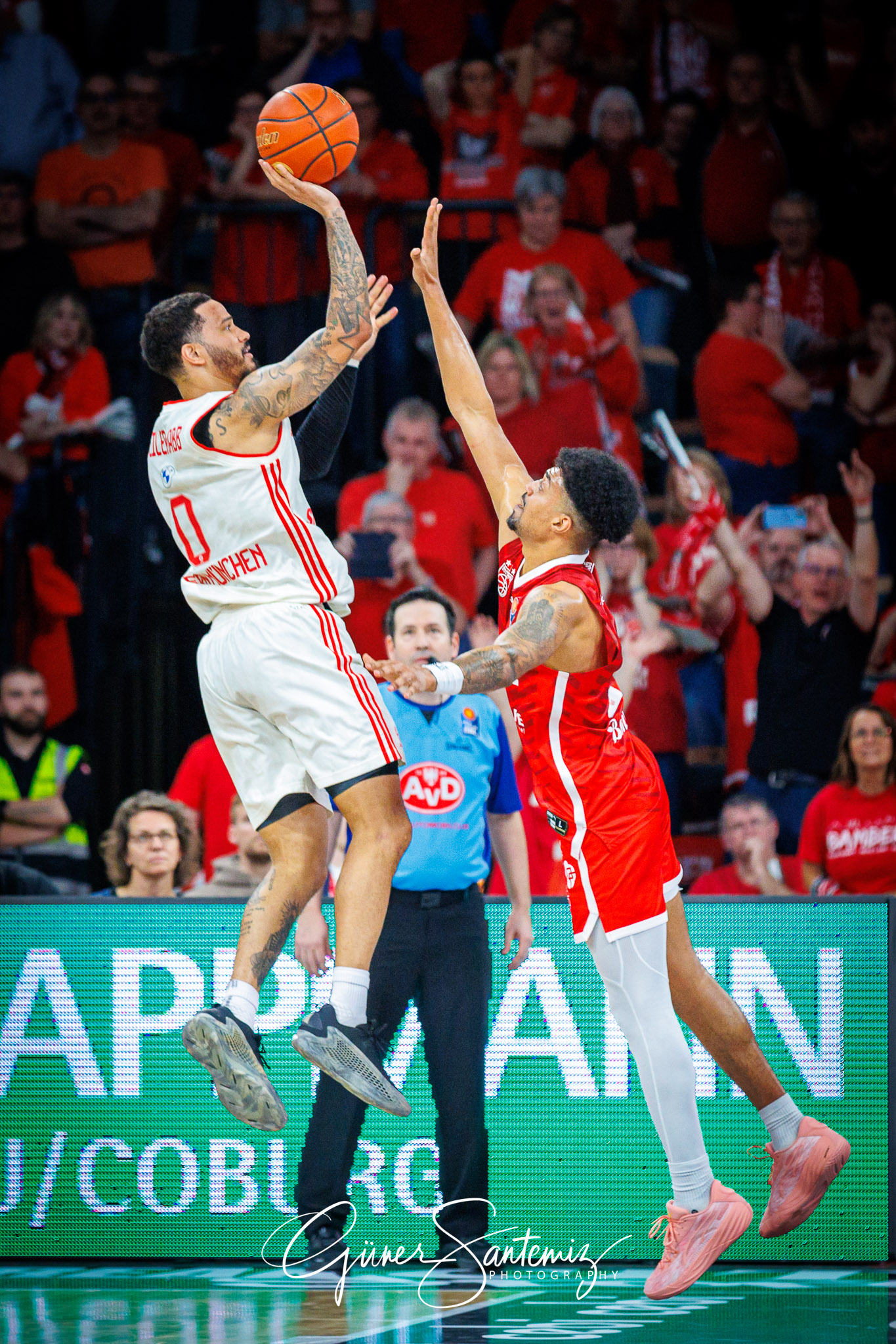 Bamberg Baskets vs. FC Bayern Muenchen Basketball - Basketball -