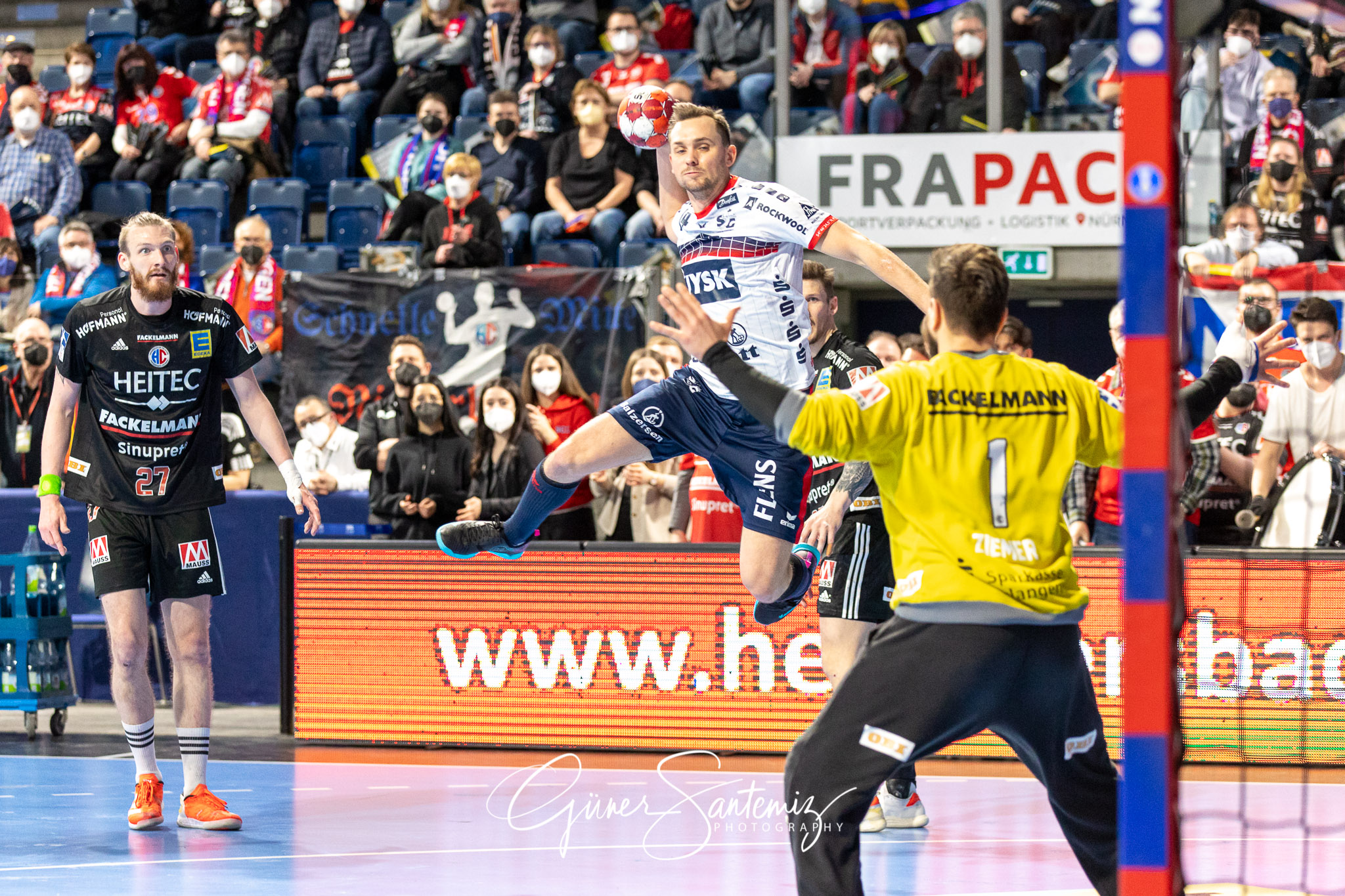 HC Erlangen vs. SG Flensburg-Handewitt - Handball - Bundesliga -