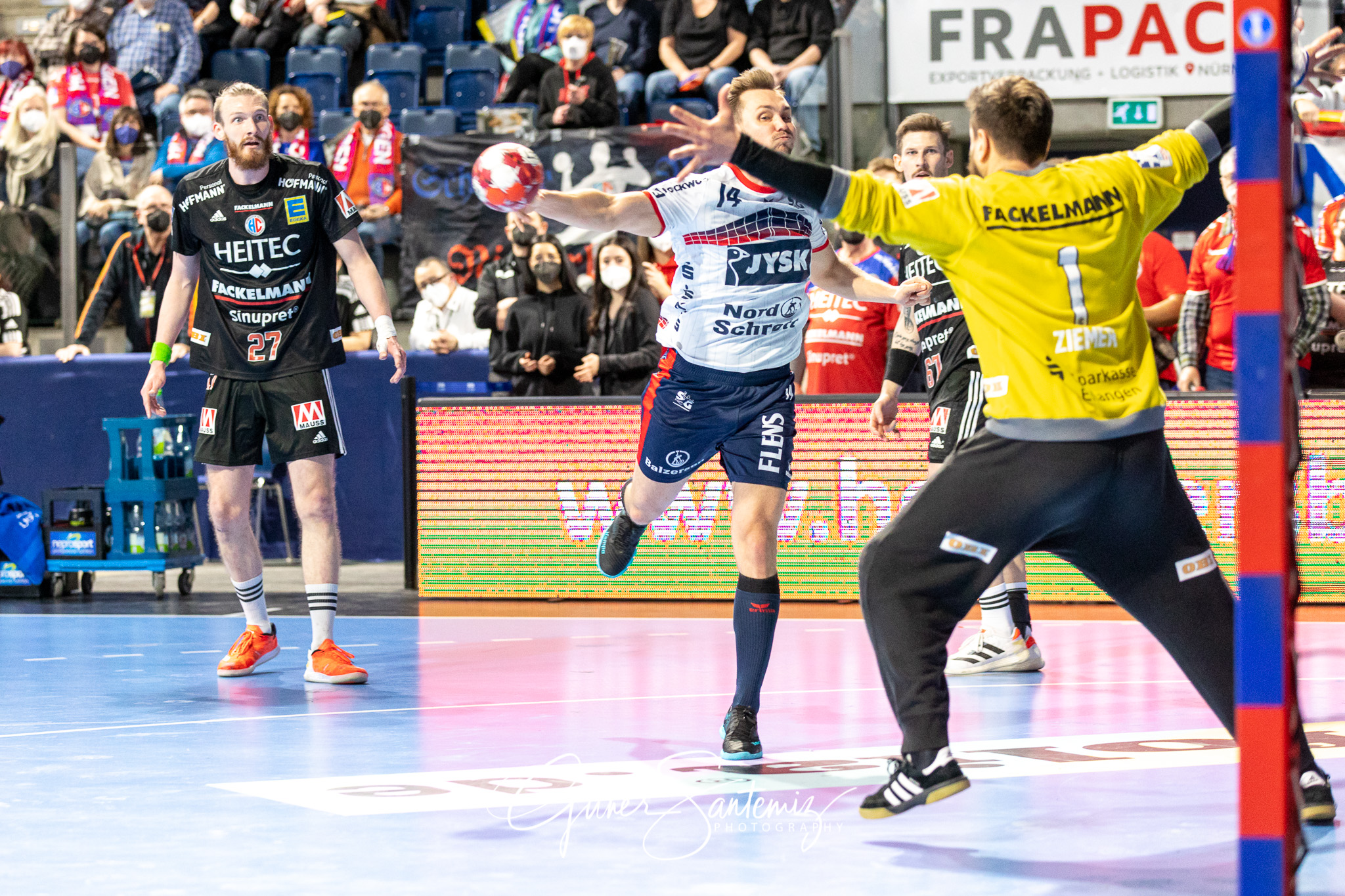 HC Erlangen vs. SG Flensburg-Handewitt - Handball - Bundesliga -